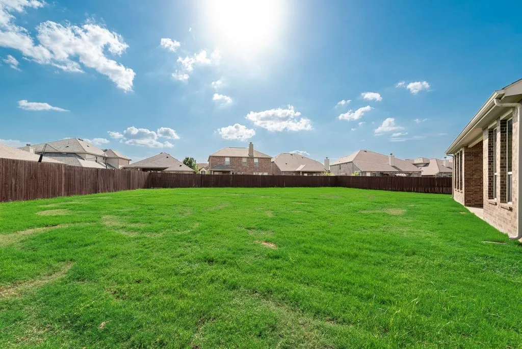 Single Family Residence For Sale in Denton County , 4720 River Edge Place, Frisco, Texas 75036, 4 Bedroom, 5 Bathroom, 2 Garage spaces, 3,575 Sqft, built in 2017, mls#21312571, Real Estate Agent in Frisco, Homes For Sale in Denton county, Homes For Sale in Frisco, Realtor in Frisco Texas, Real Estate Brokerage Independent Realty Texas, Luminita Cordes Realtor