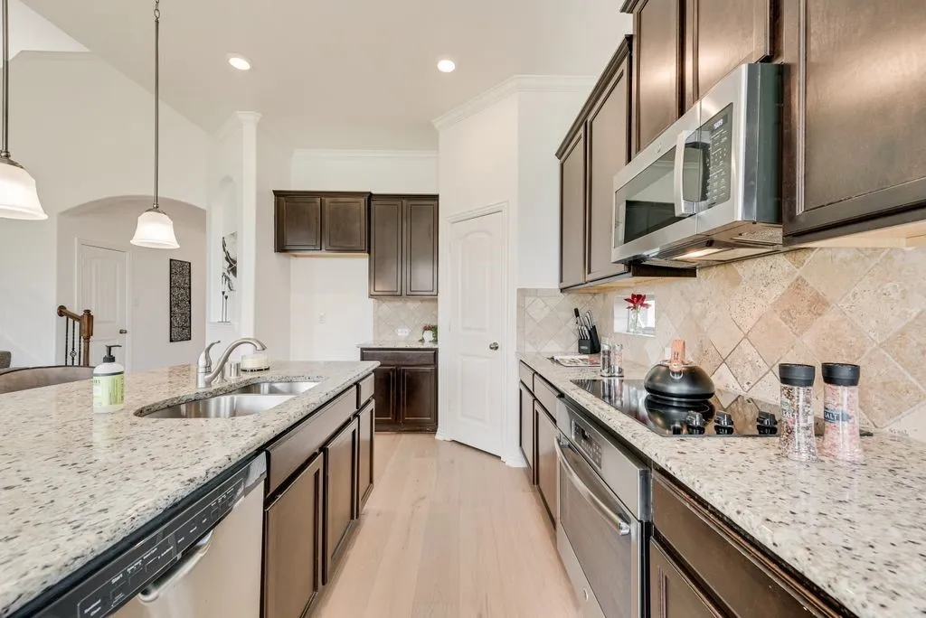 Single Family Residence For Sale in Denton County , 4720 River Edge Place, Frisco, Texas 75036, 4 Bedroom, 5 Bathroom, 2 Garage spaces, 3,575 Sqft, built in 2017, mls#21312571, Real Estate Agent in Frisco, Homes For Sale in Denton county, Homes For Sale in Frisco, Realtor in Frisco Texas, Real Estate Brokerage Independent Realty Texas, Luminita Cordes Realtor