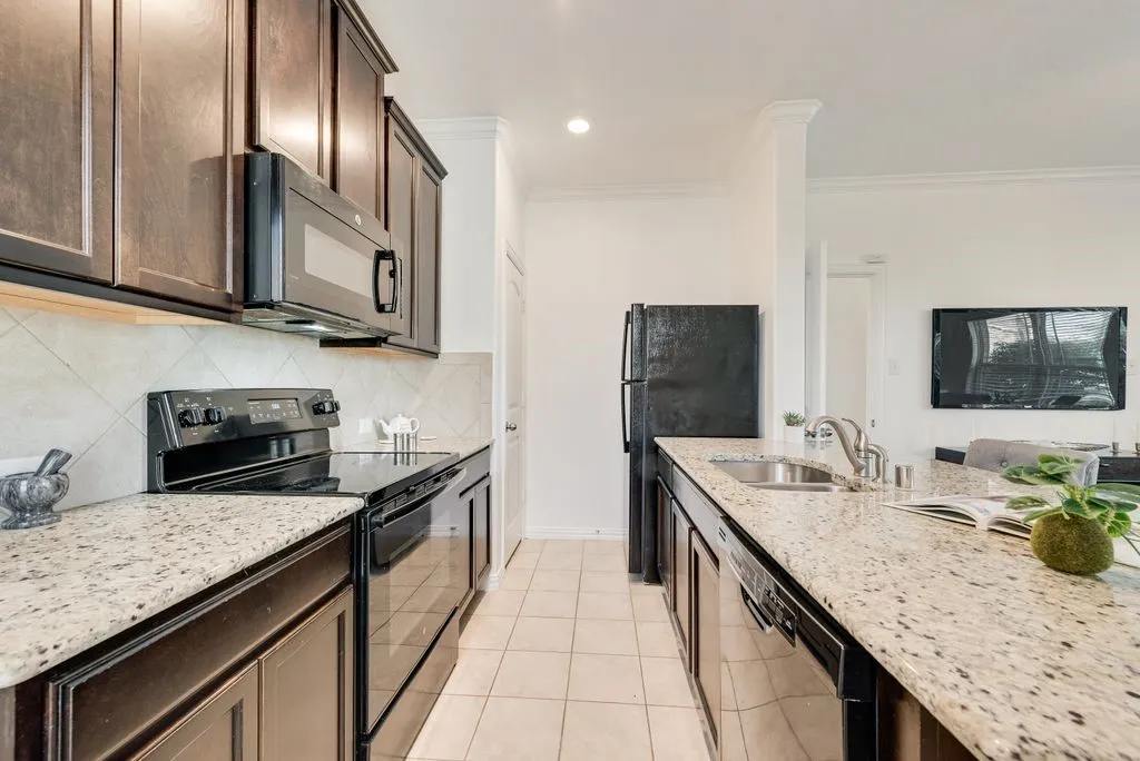 Single Family Residence For Sale in Denton County , 4720 River Edge Place, Frisco, Texas 75036, 4 Bedroom, 5 Bathroom, 2 Garage spaces, 3,575 Sqft, built in 2017, mls#21312571, Real Estate Agent in Frisco, Homes For Sale in Denton county, Homes For Sale in Frisco, Realtor in Frisco Texas, Real Estate Brokerage Independent Realty Texas, Luminita Cordes Realtor