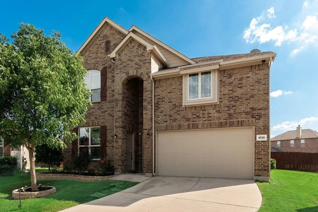 Single Family Residence For Sale in Denton County , 4720 River Edge Place, Frisco, Texas 75036, 4 Bedroom, 5 Bathroom, 2 Garage spaces, 3,575 Sqft, built in 2017, mls#21312571, Real Estate Agent in Frisco, Homes For Sale in Denton county, Homes For Sale in Frisco, Realtor in Frisco Texas, Real Estate Brokerage Independent Realty Texas, Luminita Cordes Realtor