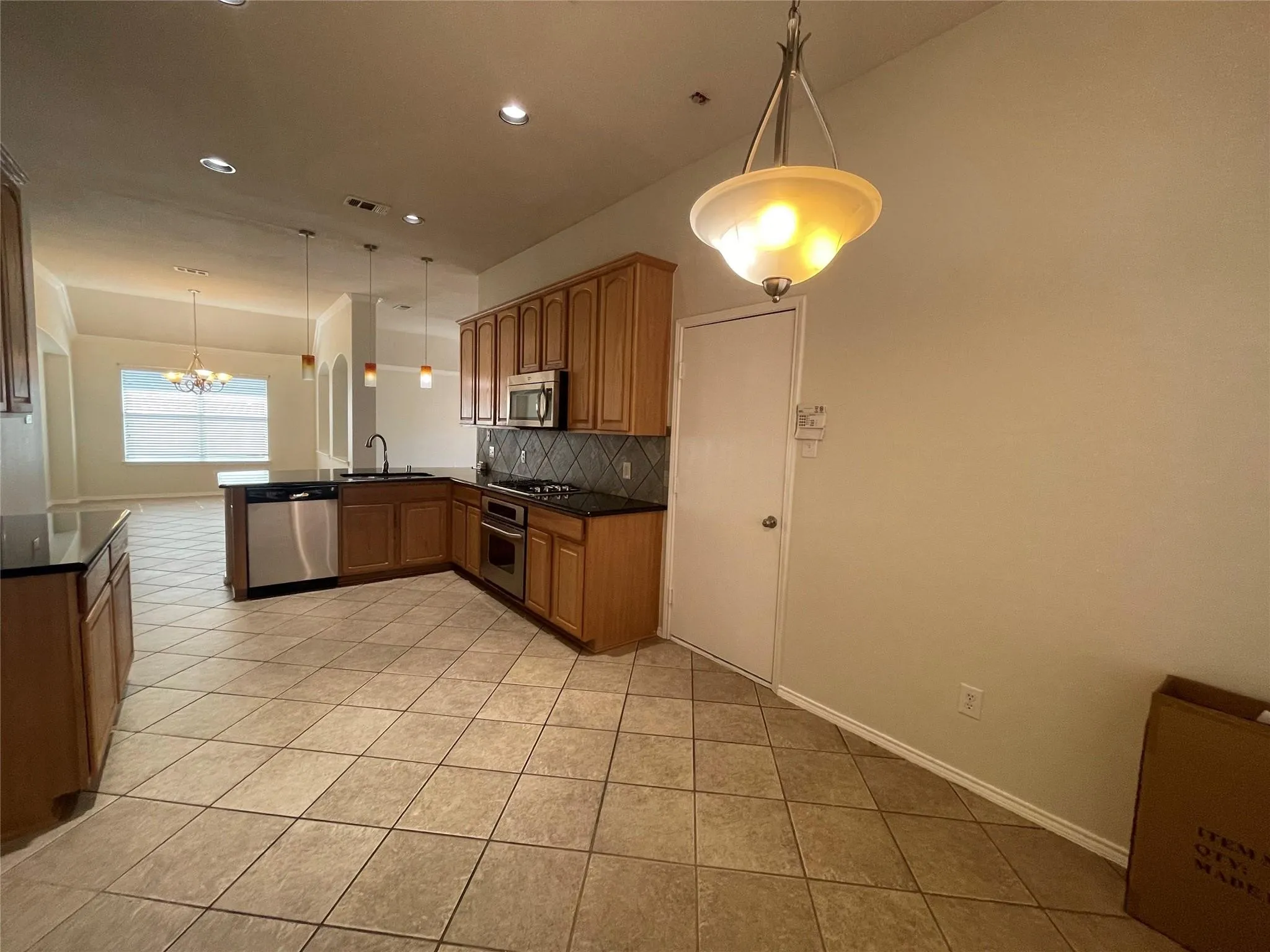 Single Family Residence For Rent in Collin County , 11920 Brownwood Drive, Frisco, Texas 75035, 3 Bedroom, 2 Bathroom, 2 Garage spaces, 1,895 Sqft, built in 2006, mls#21310064, Real Estate Agent in Frisco, Homes For Rent in Collin county, Homes For Rent in Frisco, Realtor in Frisco Texas, Real Estate Brokerage Independent Realty Texas, Luminita Cordes Realtor