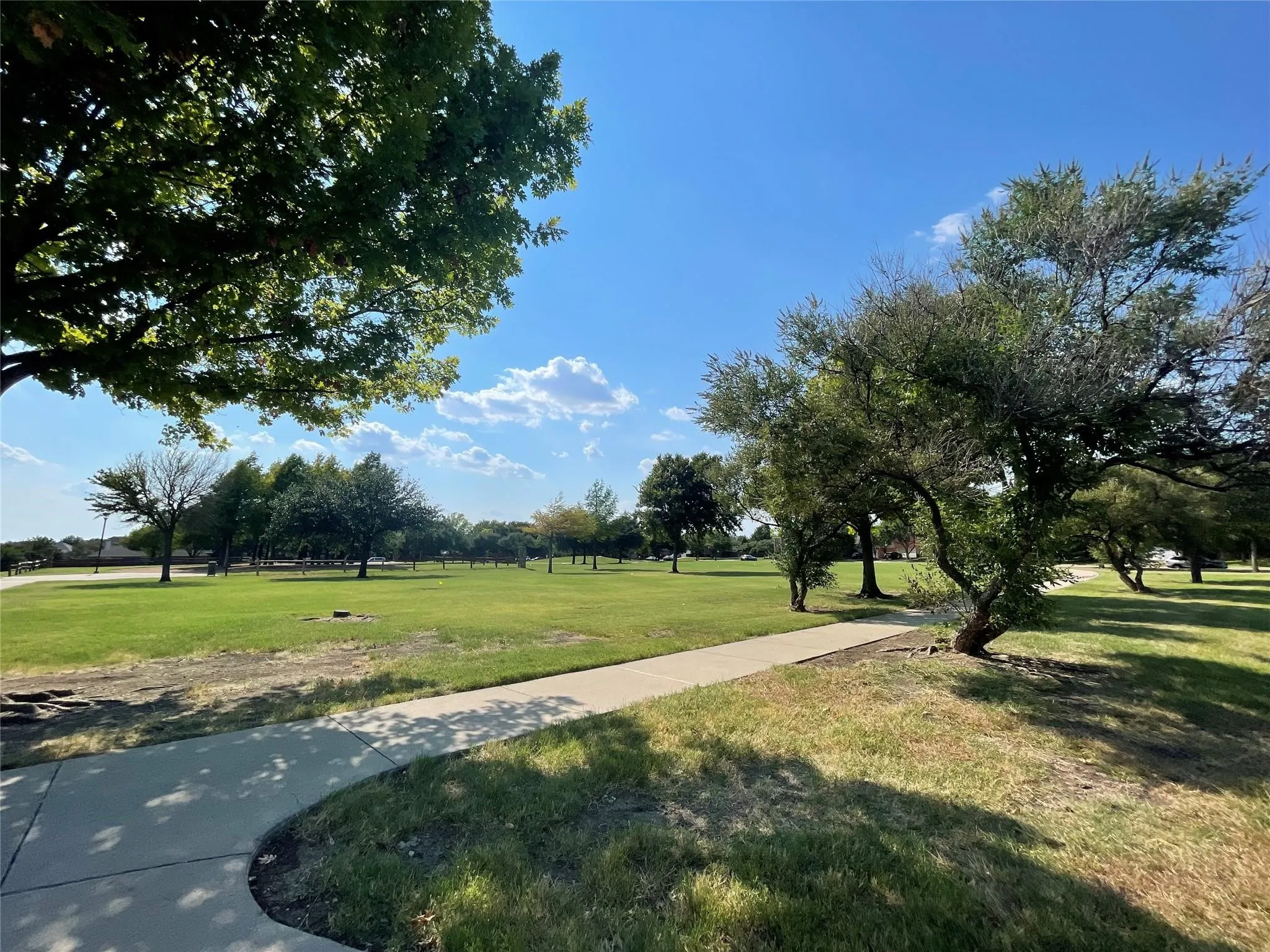 Single Family Residence For Rent in Collin County , 11920 Brownwood Drive, Frisco, Texas 75035, 3 Bedroom, 2 Bathroom, 2 Garage spaces, 1,895 Sqft, built in 2006, mls#21310064, Real Estate Agent in Frisco, Homes For Rent in Collin county, Homes For Rent in Frisco, Realtor in Frisco Texas, Real Estate Brokerage Independent Realty Texas, Luminita Cordes Realtor