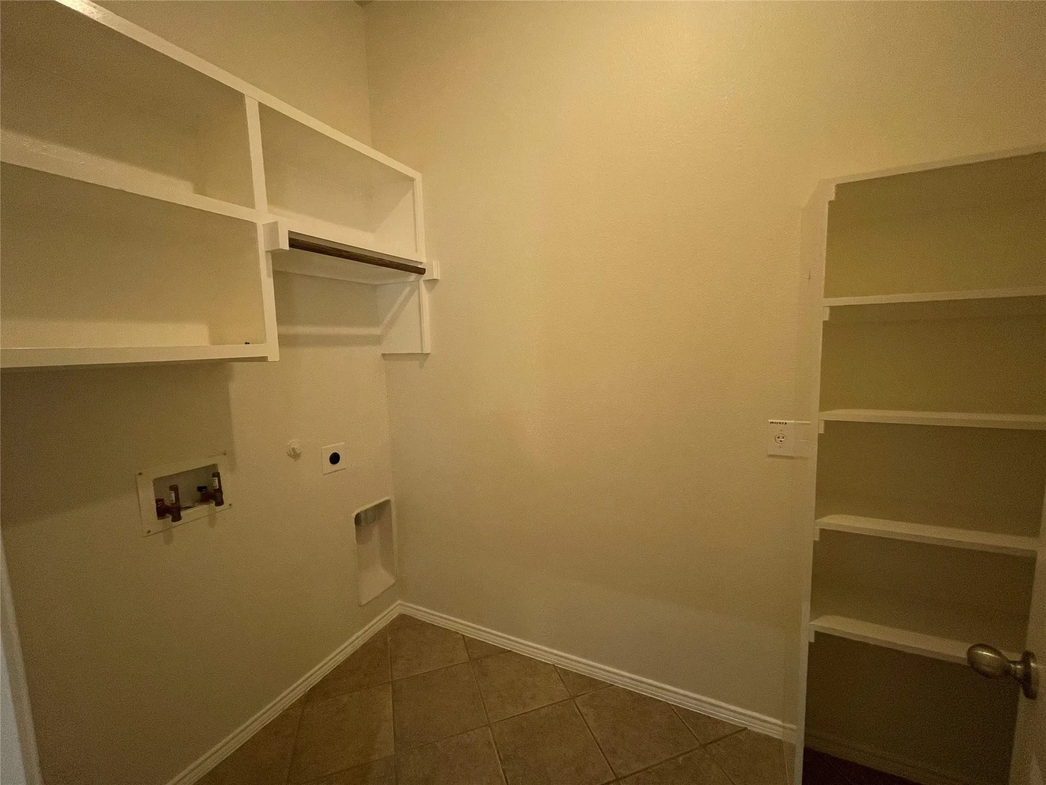Single Family Residence For Rent in Collin County , 11920 Brownwood Drive, Frisco, Texas 75035, 3 Bedroom, 2 Bathroom, 2 Garage spaces, 1,895 Sqft, built in 2006, mls#21310064, Real Estate Agent in Frisco, Homes For Rent in Collin county, Homes For Rent in Frisco, Realtor in Frisco Texas, Real Estate Brokerage Independent Realty Texas, Luminita Cordes Realtor