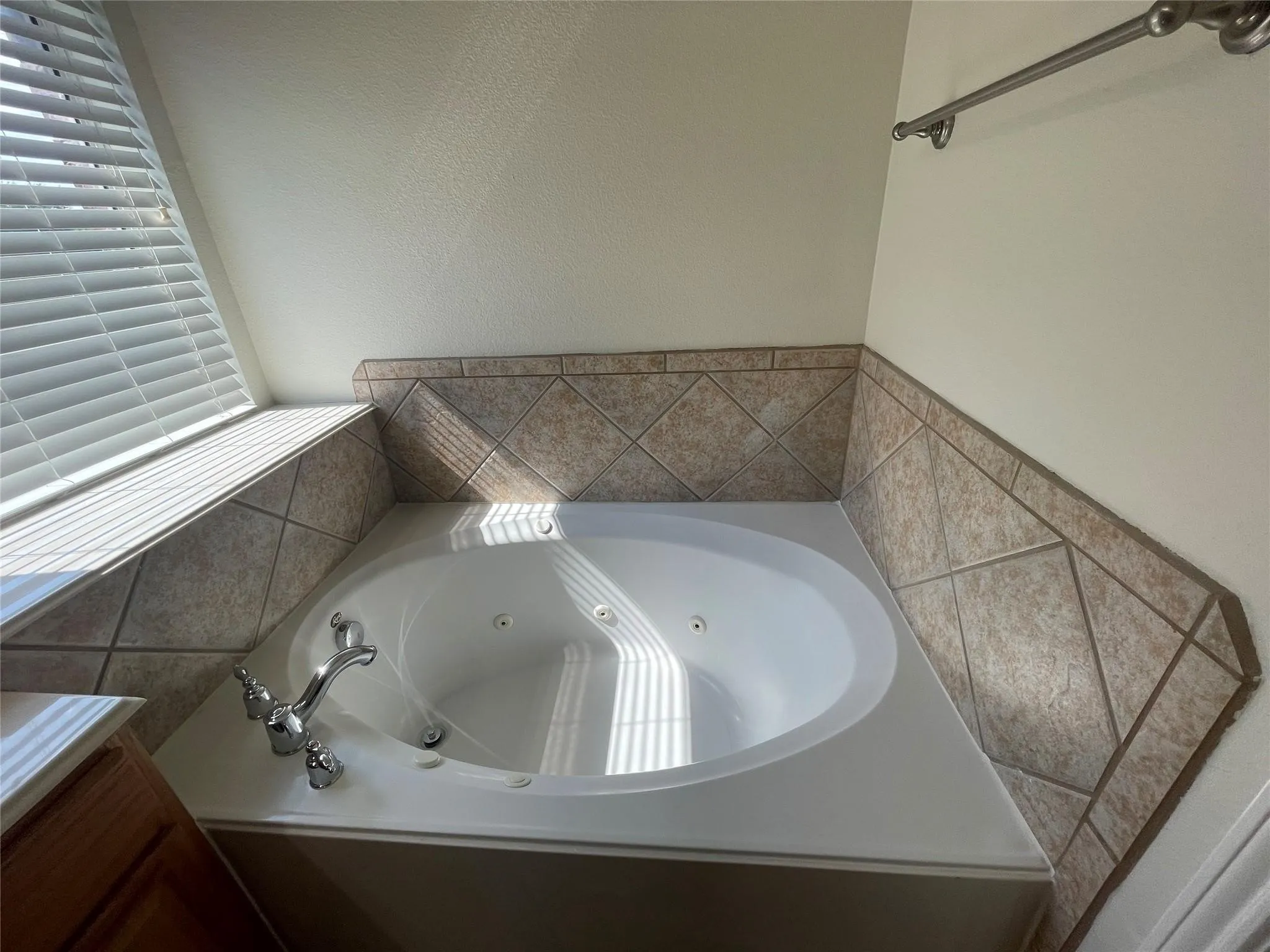Single Family Residence For Rent in Collin County , 11920 Brownwood Drive, Frisco, Texas 75035, 3 Bedroom, 2 Bathroom, 2 Garage spaces, 1,895 Sqft, built in 2006, mls#21310064, Real Estate Agent in Frisco, Homes For Rent in Collin county, Homes For Rent in Frisco, Realtor in Frisco Texas, Real Estate Brokerage Independent Realty Texas, Luminita Cordes Realtor