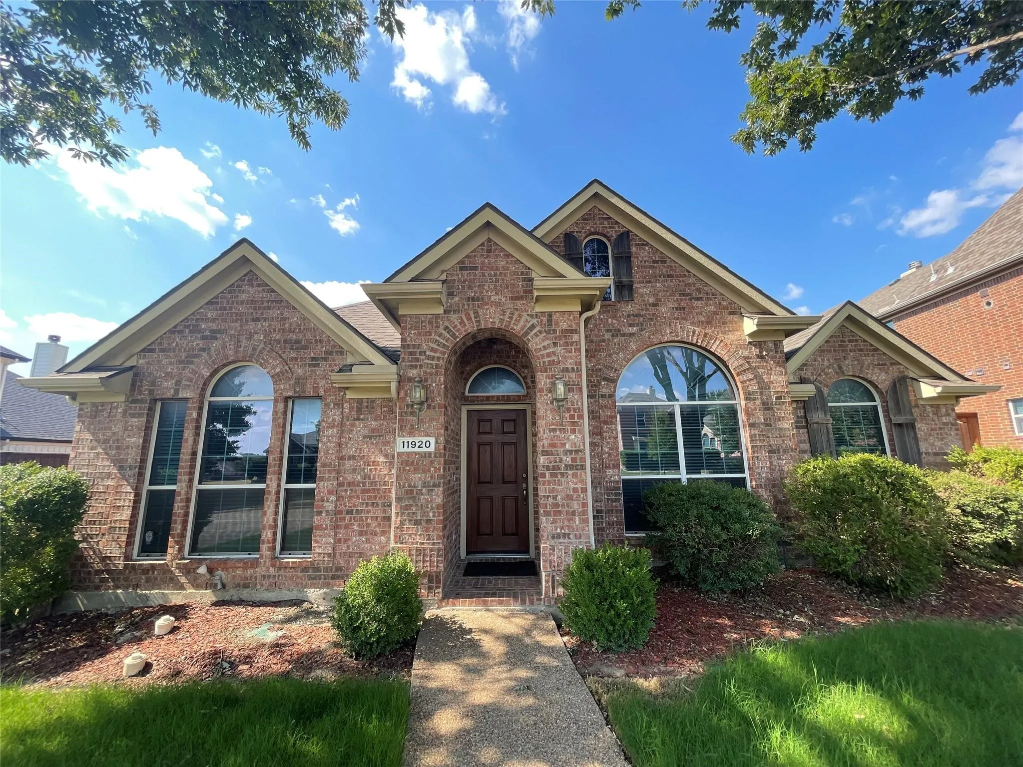Single Family Residence For Rent in Collin County , 11920 Brownwood Drive, Frisco, Texas 75035, 3 Bedroom, 2 Bathroom, 2 Garage spaces, 1,895 Sqft, built in 2006, mls#21310064, Real Estate Agent in Frisco, Homes For Rent in Collin county, Homes For Rent in Frisco, Realtor in Frisco Texas, Real Estate Brokerage Independent Realty Texas, Luminita Cordes Realtor