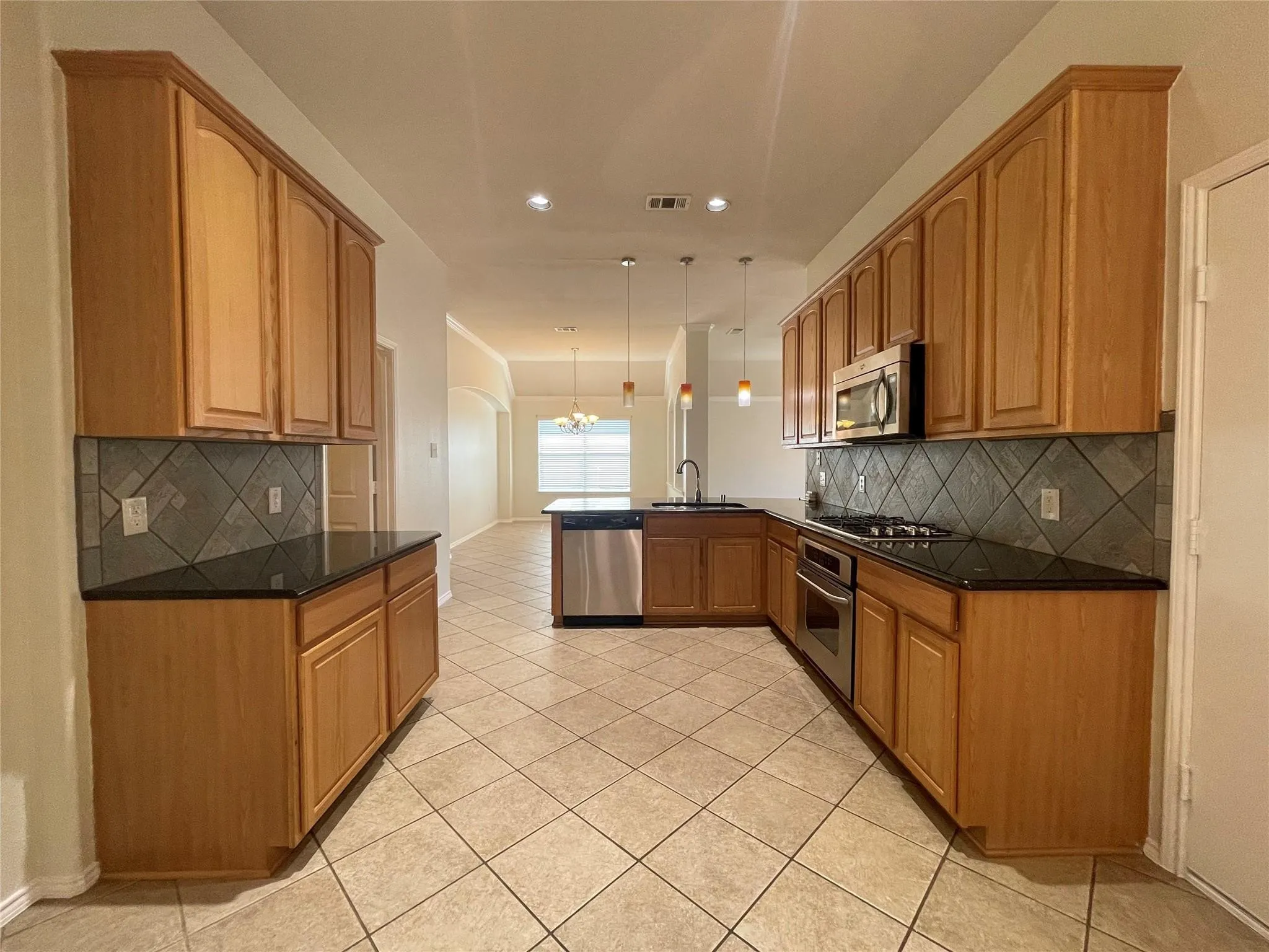 Single Family Residence For Rent in Collin County , 11920 Brownwood Drive, Frisco, Texas 75035, 3 Bedroom, 2 Bathroom, 2 Garage spaces, 1,895 Sqft, built in 2006, mls#21310064, Real Estate Agent in Frisco, Homes For Rent in Collin county, Homes For Rent in Frisco, Realtor in Frisco Texas, Real Estate Brokerage Independent Realty Texas, Luminita Cordes Realtor