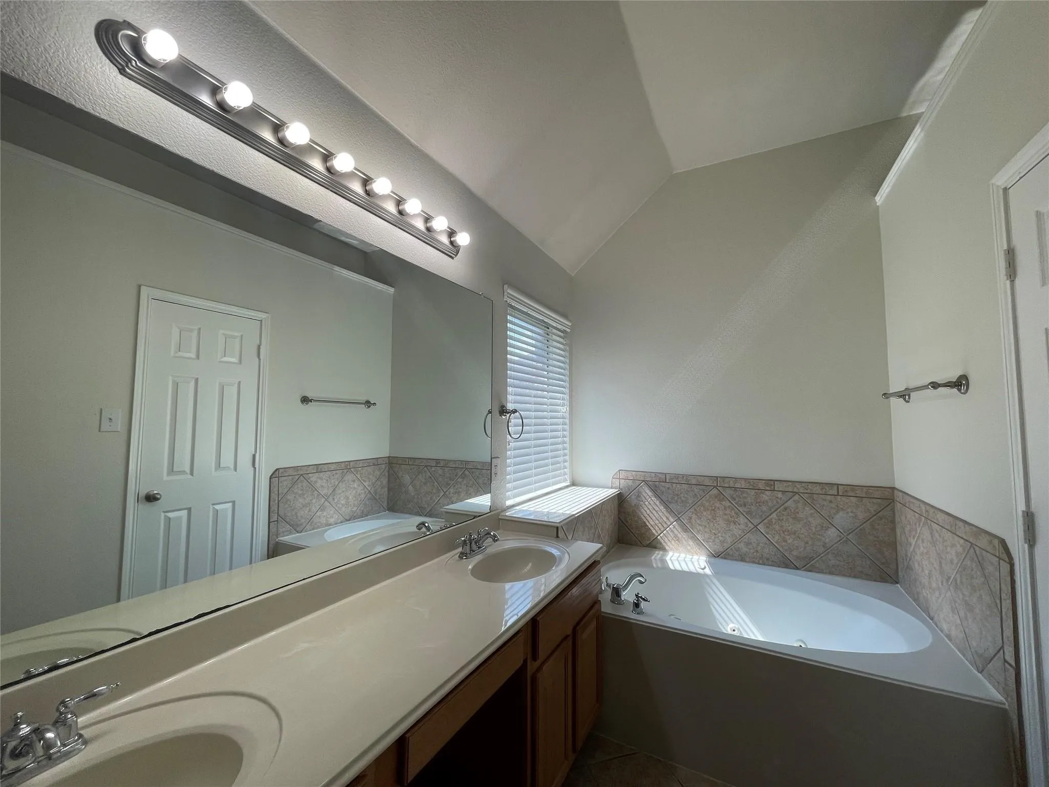 Single Family Residence For Rent in Collin County , 11920 Brownwood Drive, Frisco, Texas 75035, 3 Bedroom, 2 Bathroom, 2 Garage spaces, 1,895 Sqft, built in 2006, mls#21310064, Real Estate Agent in Frisco, Homes For Rent in Collin county, Homes For Rent in Frisco, Realtor in Frisco Texas, Real Estate Brokerage Independent Realty Texas, Luminita Cordes Realtor