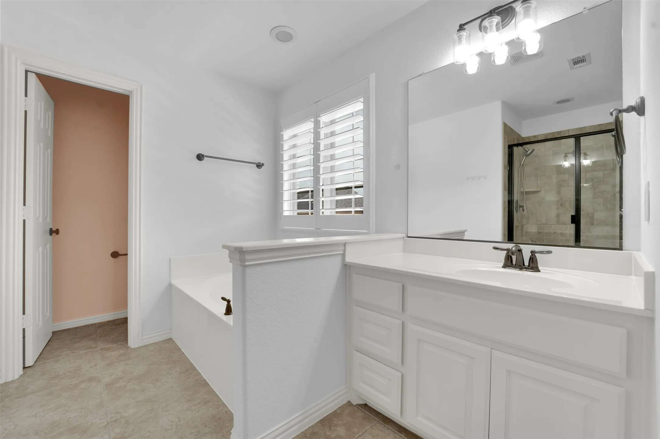 Single Family Residence For Sale in Collin County , 902 Greystone Drive, Allen, Texas 75013, 4 Bedroom, 4 Bathroom, 3 Garage spaces, 3,582 Sqft, built in 2008, mls#21312506, Real Estate Agent in Allen, Homes For Sale in Collin county, Homes For Sale in Allen, Realtor in Allen Texas, Real Estate Brokerage Independent Realty Texas, Luminita Cordes Realtor
