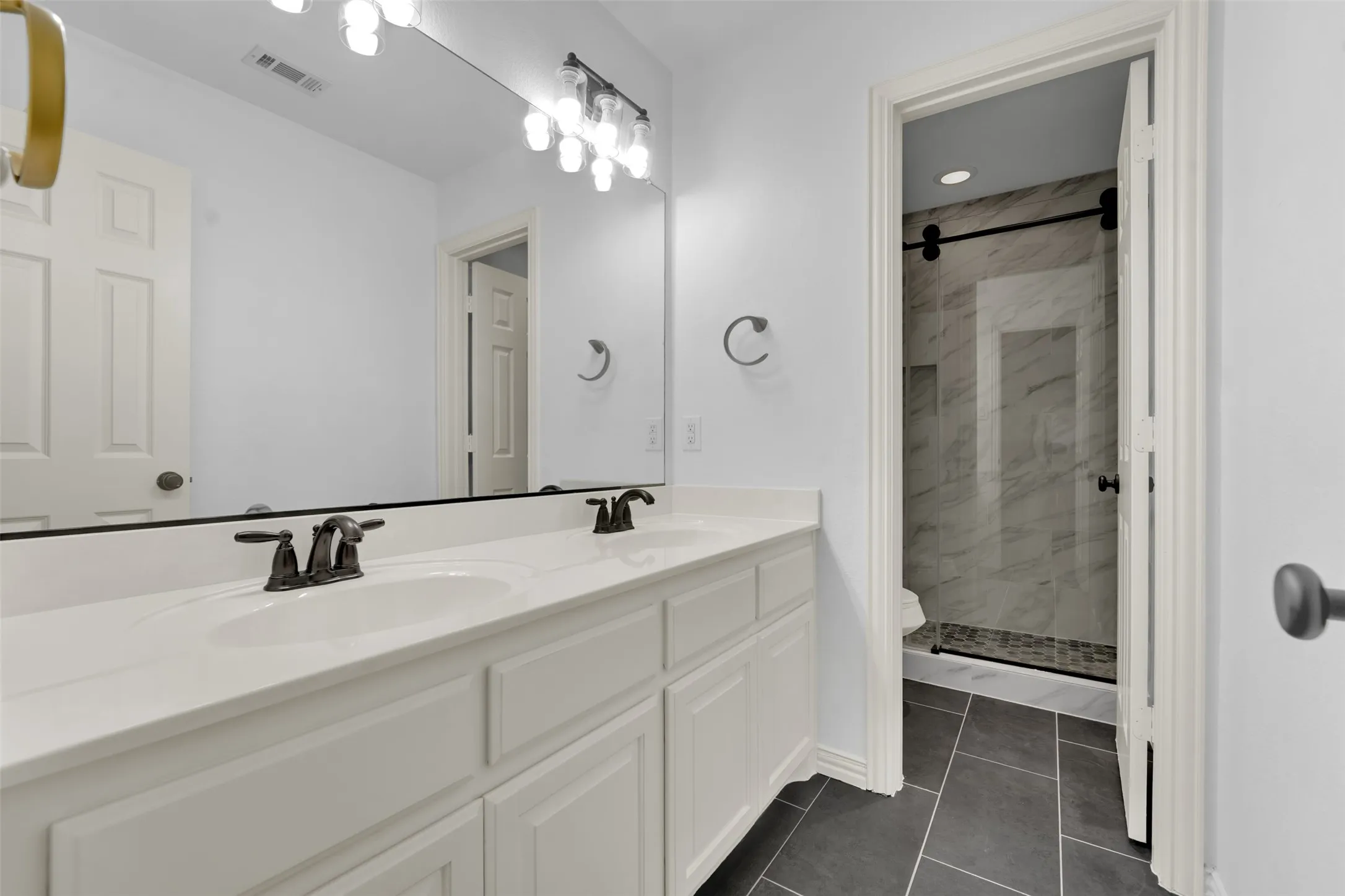 Single Family Residence For Sale in Collin County , 902 Greystone Drive, Allen, Texas 75013, 4 Bedroom, 4 Bathroom, 3 Garage spaces, 3,582 Sqft, built in 2008, mls#21312506, Real Estate Agent in Allen, Homes For Sale in Collin county, Homes For Sale in Allen, Realtor in Allen Texas, Real Estate Brokerage Independent Realty Texas, Luminita Cordes Realtor