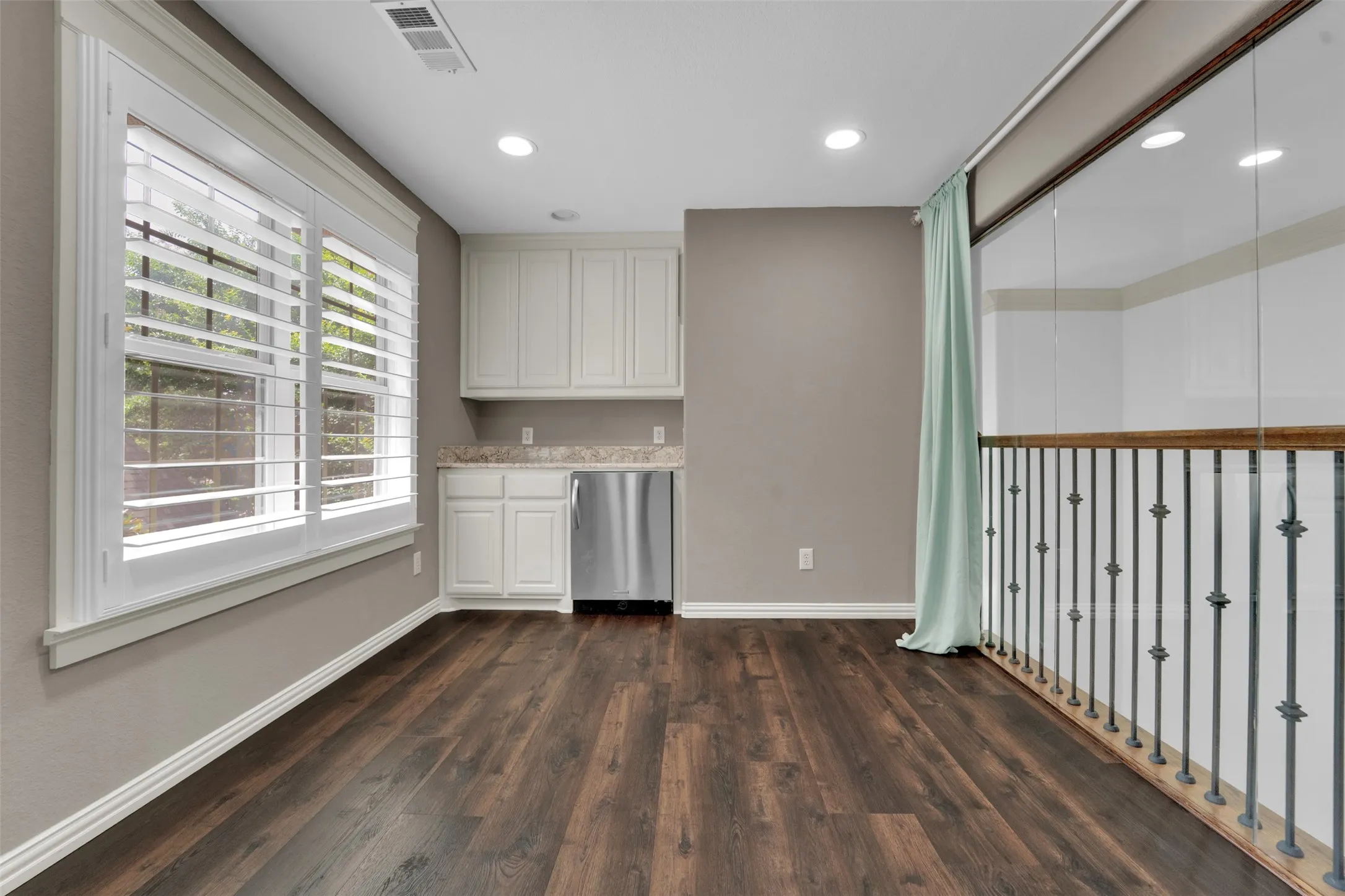 Single Family Residence For Sale in Collin County , 902 Greystone Drive, Allen, Texas 75013, 4 Bedroom, 4 Bathroom, 3 Garage spaces, 3,582 Sqft, built in 2008, mls#21312506, Real Estate Agent in Allen, Homes For Sale in Collin county, Homes For Sale in Allen, Realtor in Allen Texas, Real Estate Brokerage Independent Realty Texas, Luminita Cordes Realtor