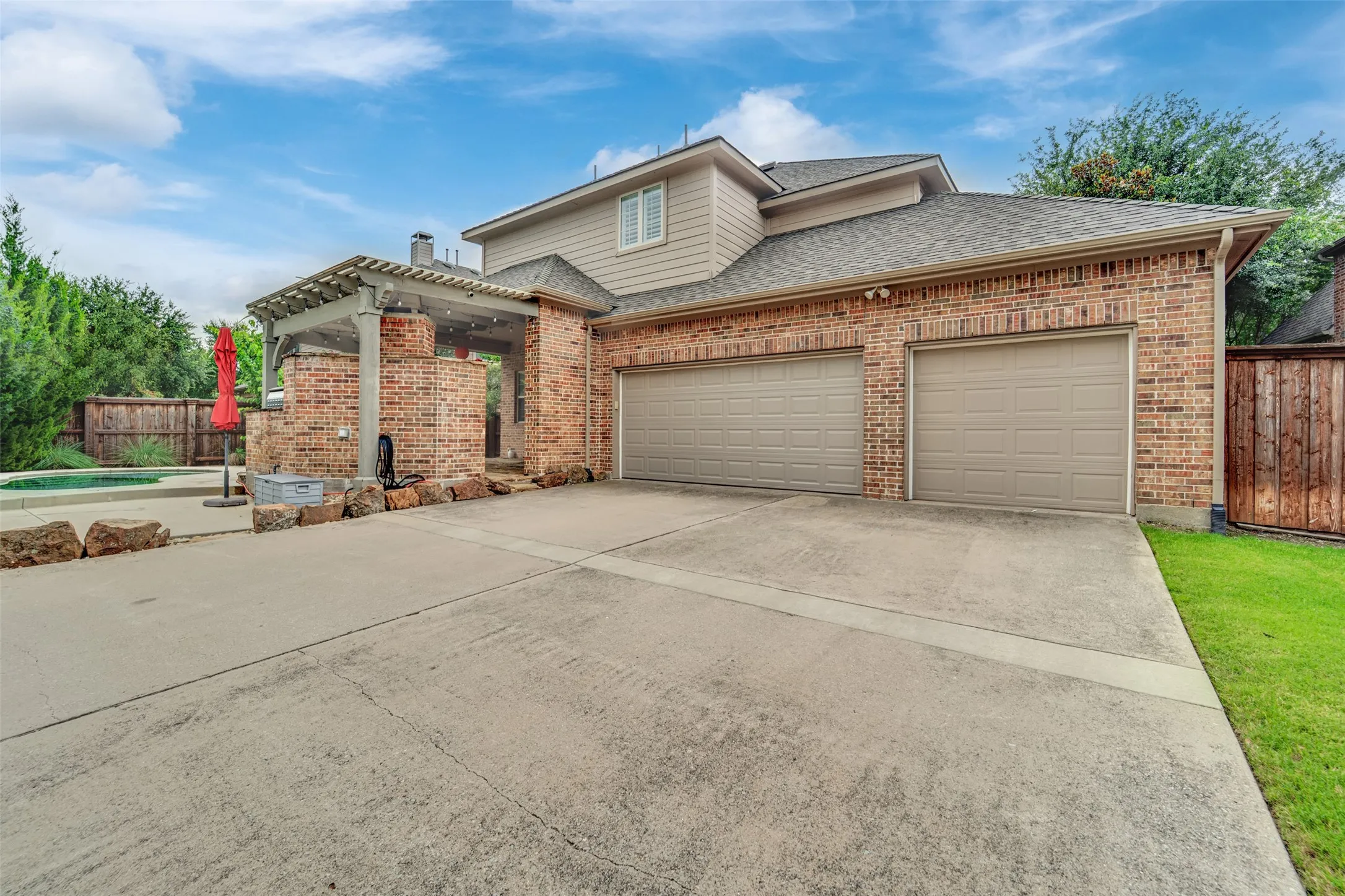 Single Family Residence For Sale in Collin County , 902 Greystone Drive, Allen, Texas 75013, 4 Bedroom, 4 Bathroom, 3 Garage spaces, 3,582 Sqft, built in 2008, mls#21312506, Real Estate Agent in Allen, Homes For Sale in Collin county, Homes For Sale in Allen, Realtor in Allen Texas, Real Estate Brokerage Independent Realty Texas, Luminita Cordes Realtor