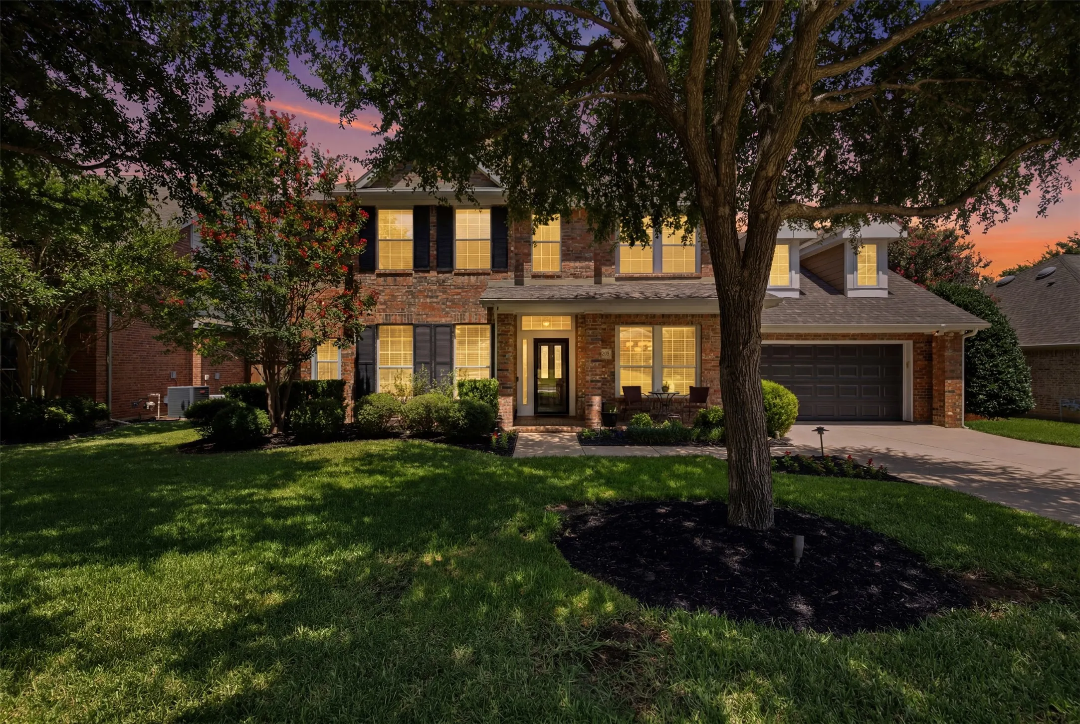 Welcome to the beautiful 952 Water Oak!