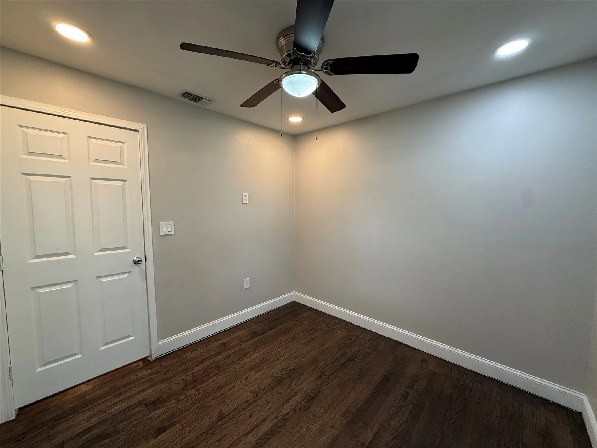 Single Family Residence For Rent in Dallas County , 10403 Sandra Lynn Drive, Dallas, Texas 75228, 3 Bedroom, 2 Bathroom, Garage spaces, 1,492 Sqft, built in 1955, mls#21312596, Real Estate Agent in Dallas, Homes For Rent in Dallas county, Homes For Rent in Dallas, Realtor in Dallas Texas, Real Estate Brokerage Independent Realty Texas, Luminita Cordes Realtor