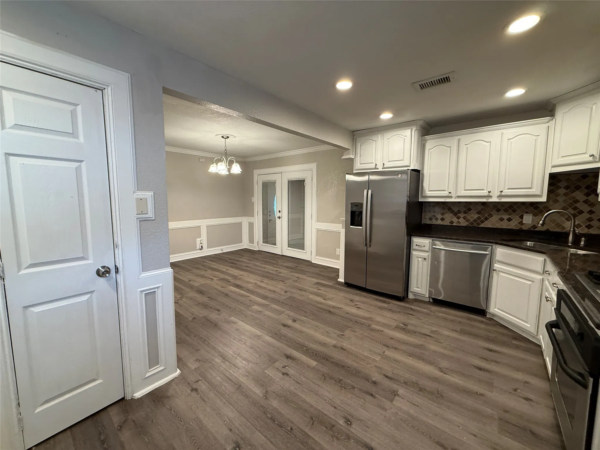 Single Family Residence For Rent in Dallas County , 10403 Sandra Lynn Drive, Dallas, Texas 75228, 3 Bedroom, 2 Bathroom, Garage spaces, 1,492 Sqft, built in 1955, mls#21312596, Real Estate Agent in Dallas, Homes For Rent in Dallas county, Homes For Rent in Dallas, Realtor in Dallas Texas, Real Estate Brokerage Independent Realty Texas, Luminita Cordes Realtor