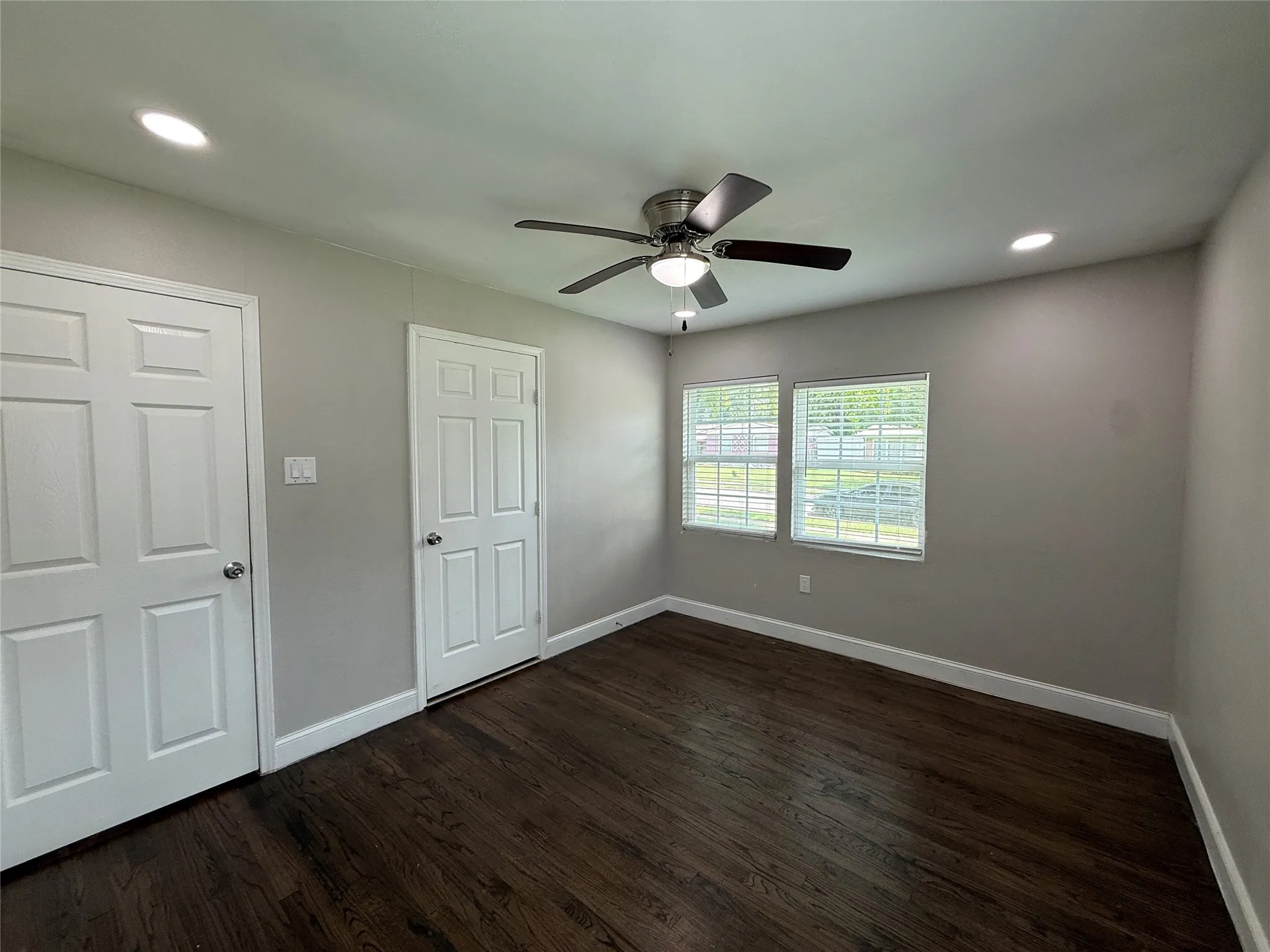 Single Family Residence For Rent in Dallas County , 10403 Sandra Lynn Drive, Dallas, Texas 75228, 3 Bedroom, 2 Bathroom, Garage spaces, 1,492 Sqft, built in 1955, mls#21312596, Real Estate Agent in Dallas, Homes For Rent in Dallas county, Homes For Rent in Dallas, Realtor in Dallas Texas, Real Estate Brokerage Independent Realty Texas, Luminita Cordes Realtor