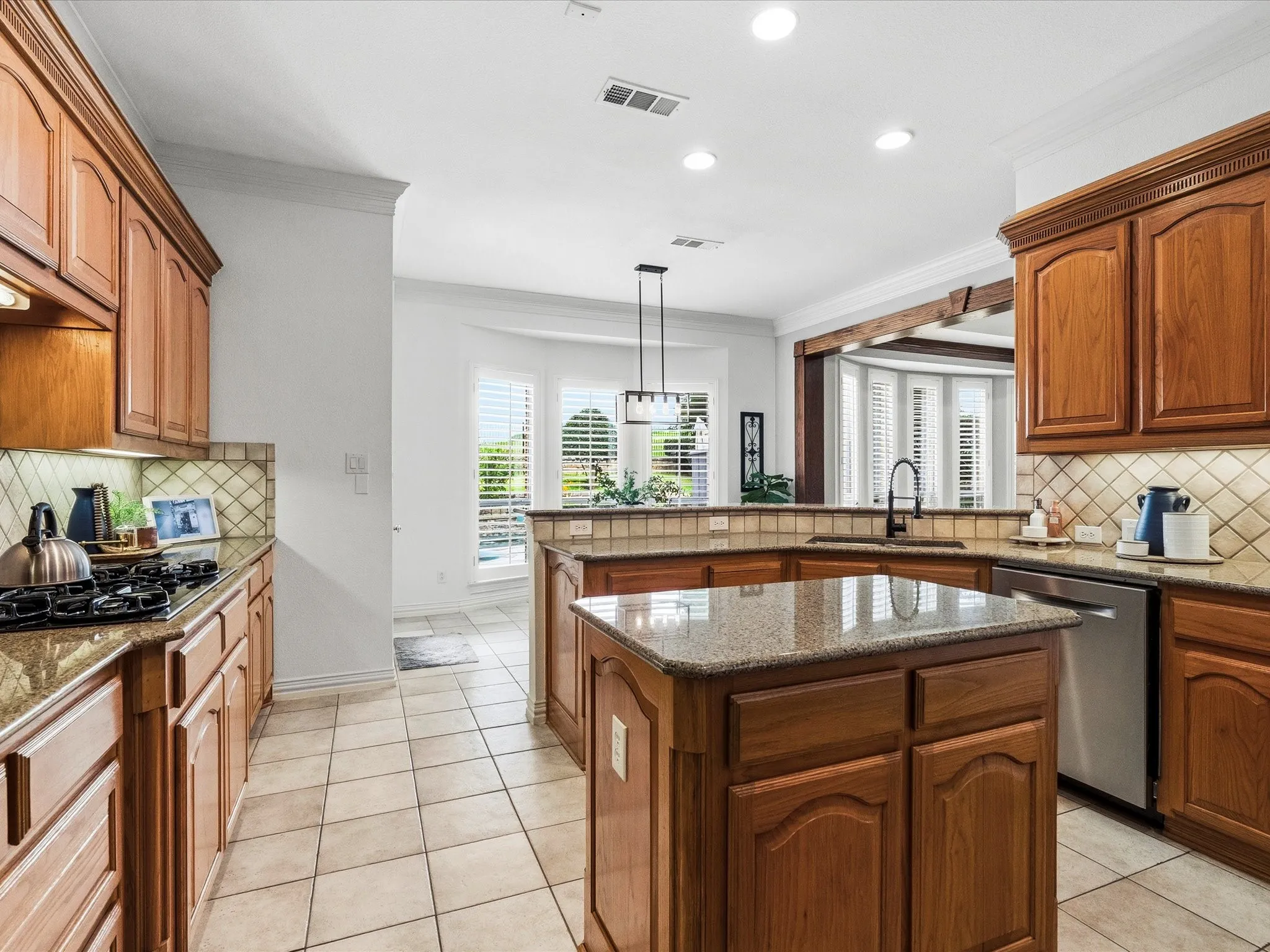 Single Family Residence For Sale in Denton County , 5213 Balmoral Lane, Flower Mound, Texas 75028, 4 Bedroom, 4 Bathroom, 3 Garage spaces, 4,192 Sqft, built in 1999, mls#21311151, Real Estate Agent in Flower Mound, Homes For Sale in Denton county, Homes For Sale in Flower Mound, Realtor in Flower Mound Texas, Real Estate Brokerage Independent Realty Texas, Luminita Cordes Realtor