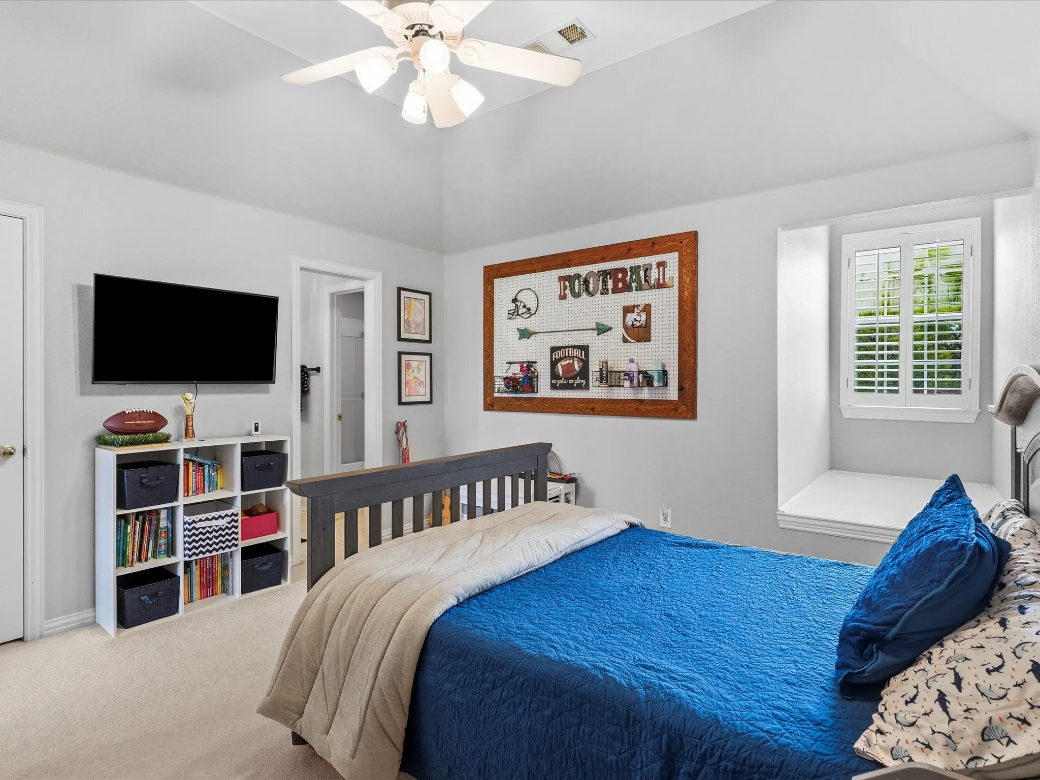 Single Family Residence For Sale in Denton County , 5213 Balmoral Lane, Flower Mound, Texas 75028, 4 Bedroom, 4 Bathroom, 3 Garage spaces, 4,192 Sqft, built in 1999, mls#21311151, Real Estate Agent in Flower Mound, Homes For Sale in Denton county, Homes For Sale in Flower Mound, Realtor in Flower Mound Texas, Real Estate Brokerage Independent Realty Texas, Luminita Cordes Realtor