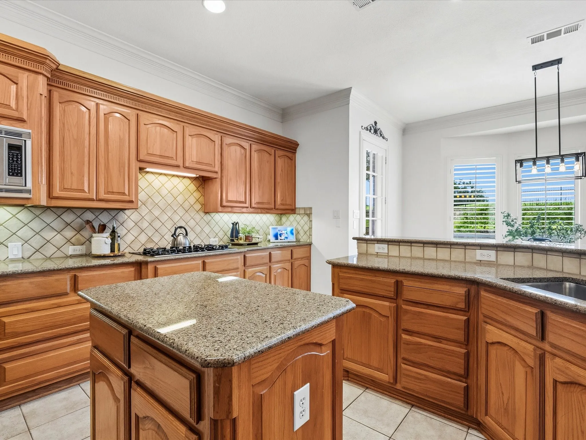 Single Family Residence For Sale in Denton County , 5213 Balmoral Lane, Flower Mound, Texas 75028, 4 Bedroom, 4 Bathroom, 3 Garage spaces, 4,192 Sqft, built in 1999, mls#21311151, Real Estate Agent in Flower Mound, Homes For Sale in Denton county, Homes For Sale in Flower Mound, Realtor in Flower Mound Texas, Real Estate Brokerage Independent Realty Texas, Luminita Cordes Realtor