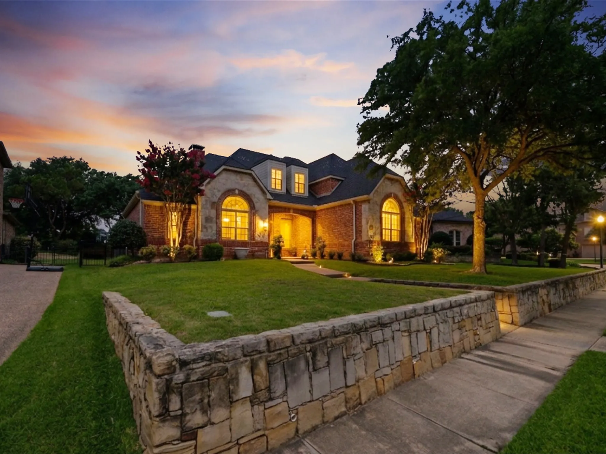 Single Family Residence For Sale in Denton County , 5213 Balmoral Lane, Flower Mound, Texas 75028, 4 Bedroom, 4 Bathroom, 3 Garage spaces, 4,192 Sqft, built in 1999, mls#21311151, Real Estate Agent in Flower Mound, Homes For Sale in Denton county, Homes For Sale in Flower Mound, Realtor in Flower Mound Texas, Real Estate Brokerage Independent Realty Texas, Luminita Cordes Realtor