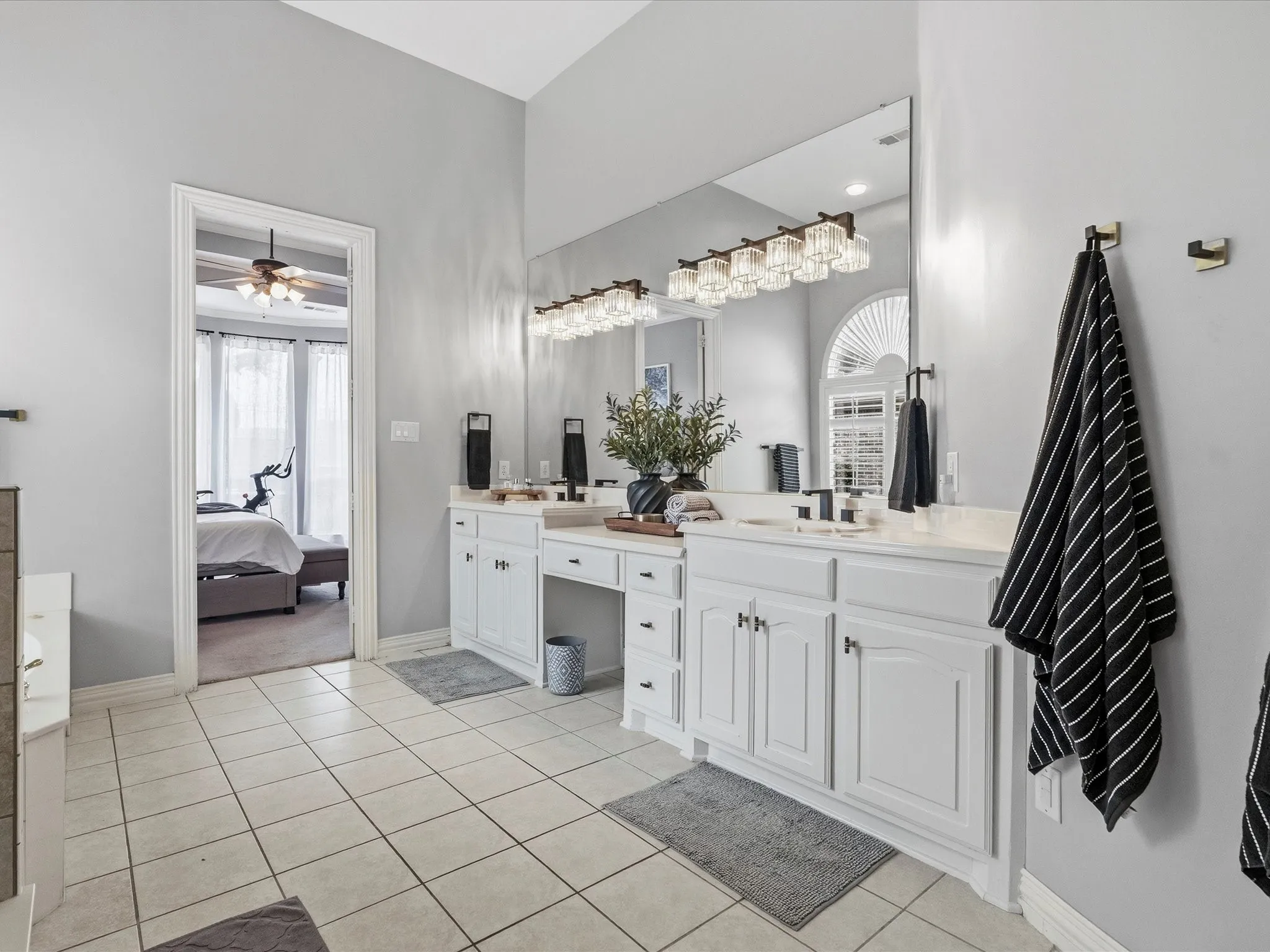 Single Family Residence For Sale in Denton County , 5213 Balmoral Lane, Flower Mound, Texas 75028, 4 Bedroom, 4 Bathroom, 3 Garage spaces, 4,192 Sqft, built in 1999, mls#21311151, Real Estate Agent in Flower Mound, Homes For Sale in Denton county, Homes For Sale in Flower Mound, Realtor in Flower Mound Texas, Real Estate Brokerage Independent Realty Texas, Luminita Cordes Realtor
