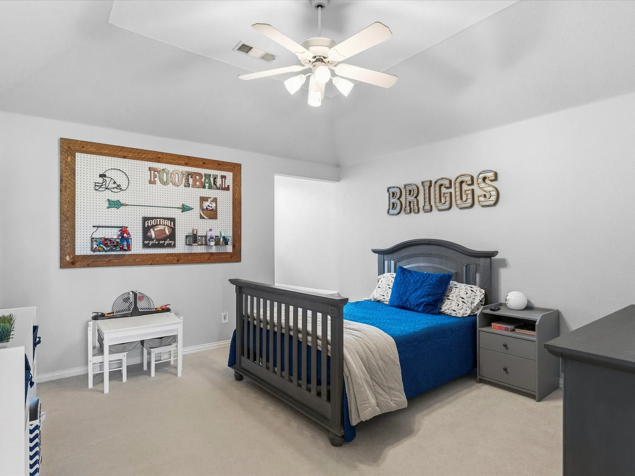Single Family Residence For Sale in Denton County , 5213 Balmoral Lane, Flower Mound, Texas 75028, 4 Bedroom, 4 Bathroom, 3 Garage spaces, 4,192 Sqft, built in 1999, mls#21311151, Real Estate Agent in Flower Mound, Homes For Sale in Denton county, Homes For Sale in Flower Mound, Realtor in Flower Mound Texas, Real Estate Brokerage Independent Realty Texas, Luminita Cordes Realtor