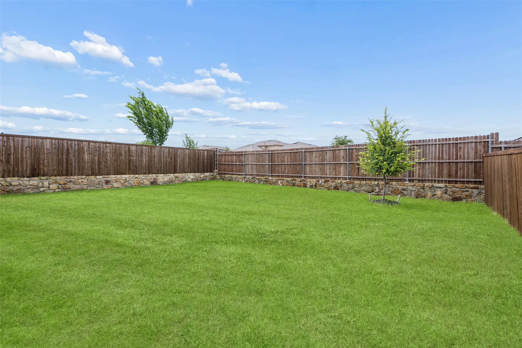 Single Family Residence For Sale in Denton County , 944 Adair Drive, Aubrey, Texas 76227, 4 Bedrooms, 4 Bathrooms, 2 Garage spaces, 3,378 Sqft, built in 2023, Price $490,000, mls#21308763, Real Estate Agent in Aubrey, Homes For Sale in Denton county, Homes For Sale in Aubrey, Realtor in Aubrey Texas, Real Estate Brokerage Independent Realty Texas, Luminita Cordes Realtor