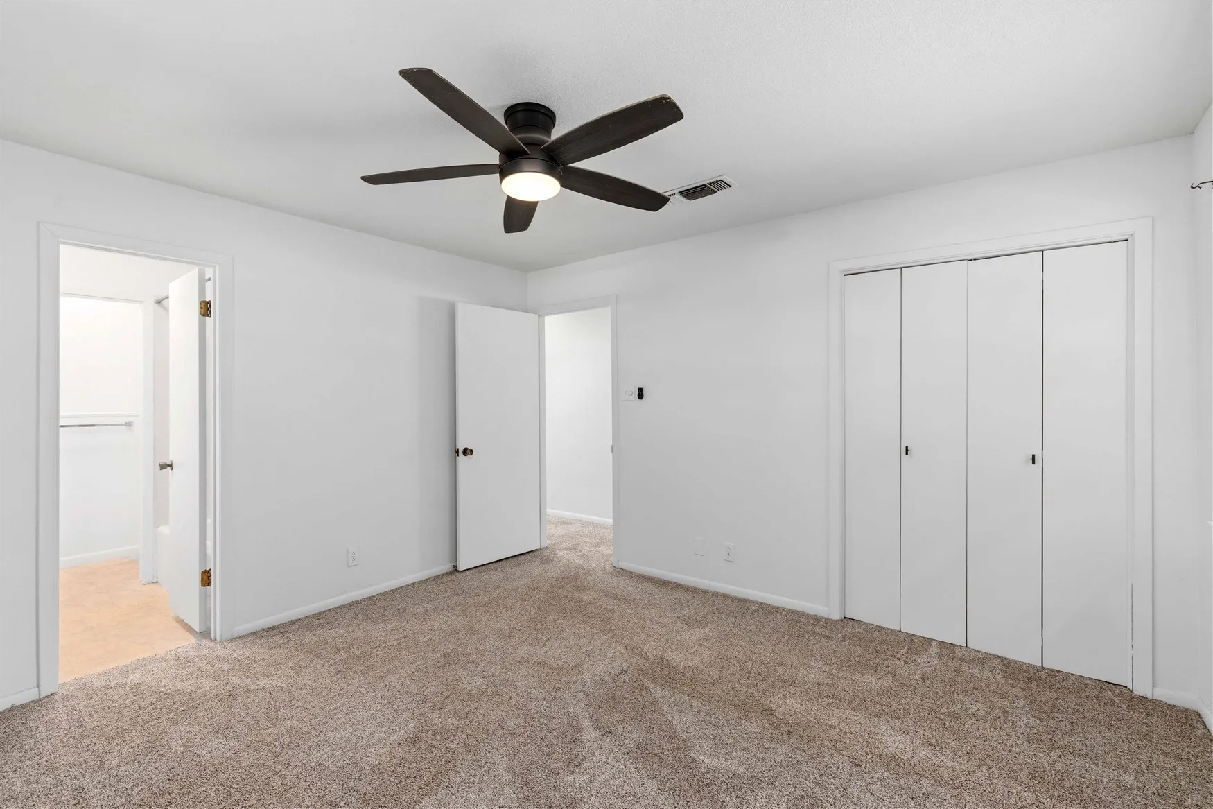 Single Family Residence For Sale in Brown County , 2403 Monticello Street, Brownwood, Texas 76801, 3 Bedroom, 2 Bathroom, 2 Garage spaces, 1,485 Sqft, built in 1972, mls#21312566, Real Estate Agent in Brownwood, Homes For Sale in Brown county, Homes For Sale in Brownwood, Realtor in Brownwood Texas, Real Estate Brokerage Independent Realty Texas, Luminita Cordes Realtor