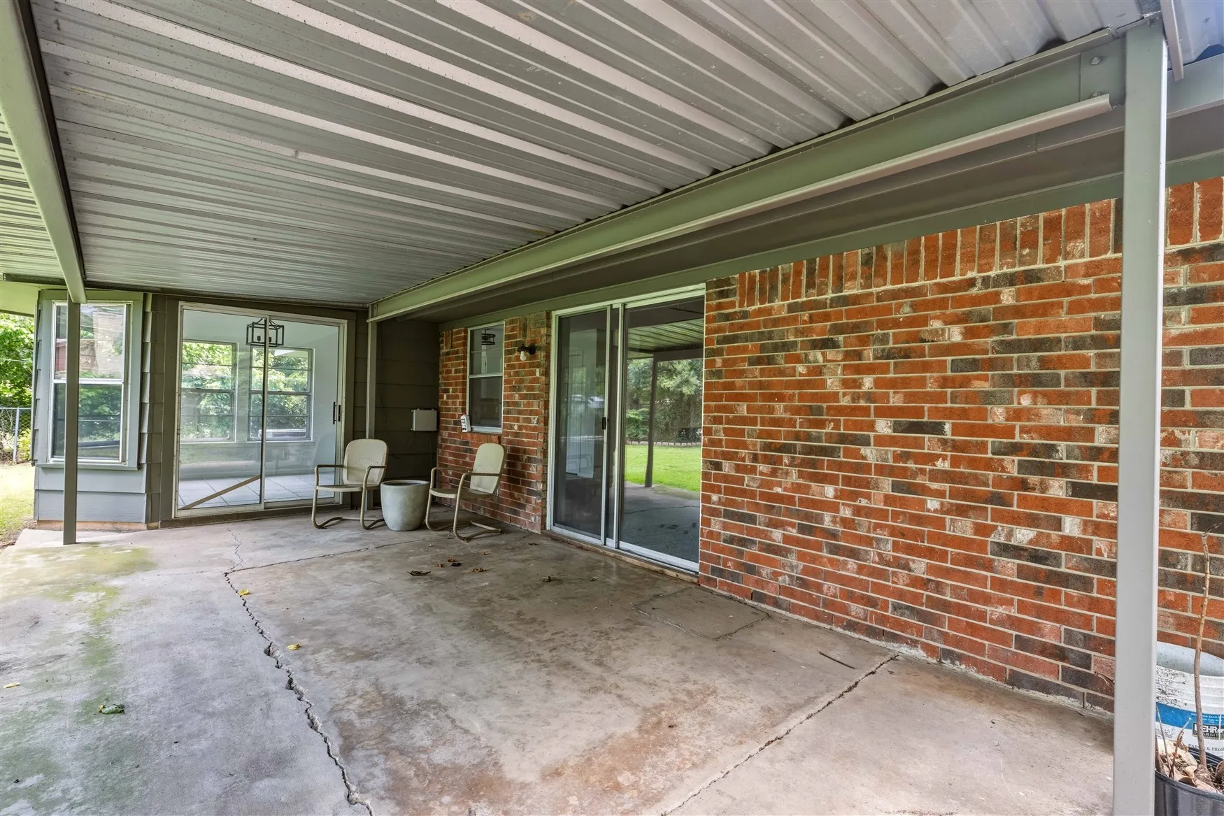 Single Family Residence For Sale in Brown County , 2403 Monticello Street, Brownwood, Texas 76801, 3 Bedroom, 2 Bathroom, 2 Garage spaces, 1,485 Sqft, built in 1972, mls#21312566, Real Estate Agent in Brownwood, Homes For Sale in Brown county, Homes For Sale in Brownwood, Realtor in Brownwood Texas, Real Estate Brokerage Independent Realty Texas, Luminita Cordes Realtor