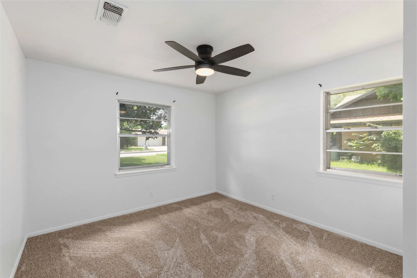 Single Family Residence For Sale in Brown County , 2403 Monticello Street, Brownwood, Texas 76801, 3 Bedroom, 2 Bathroom, 2 Garage spaces, 1,485 Sqft, built in 1972, mls#21312566, Real Estate Agent in Brownwood, Homes For Sale in Brown county, Homes For Sale in Brownwood, Realtor in Brownwood Texas, Real Estate Brokerage Independent Realty Texas, Luminita Cordes Realtor
