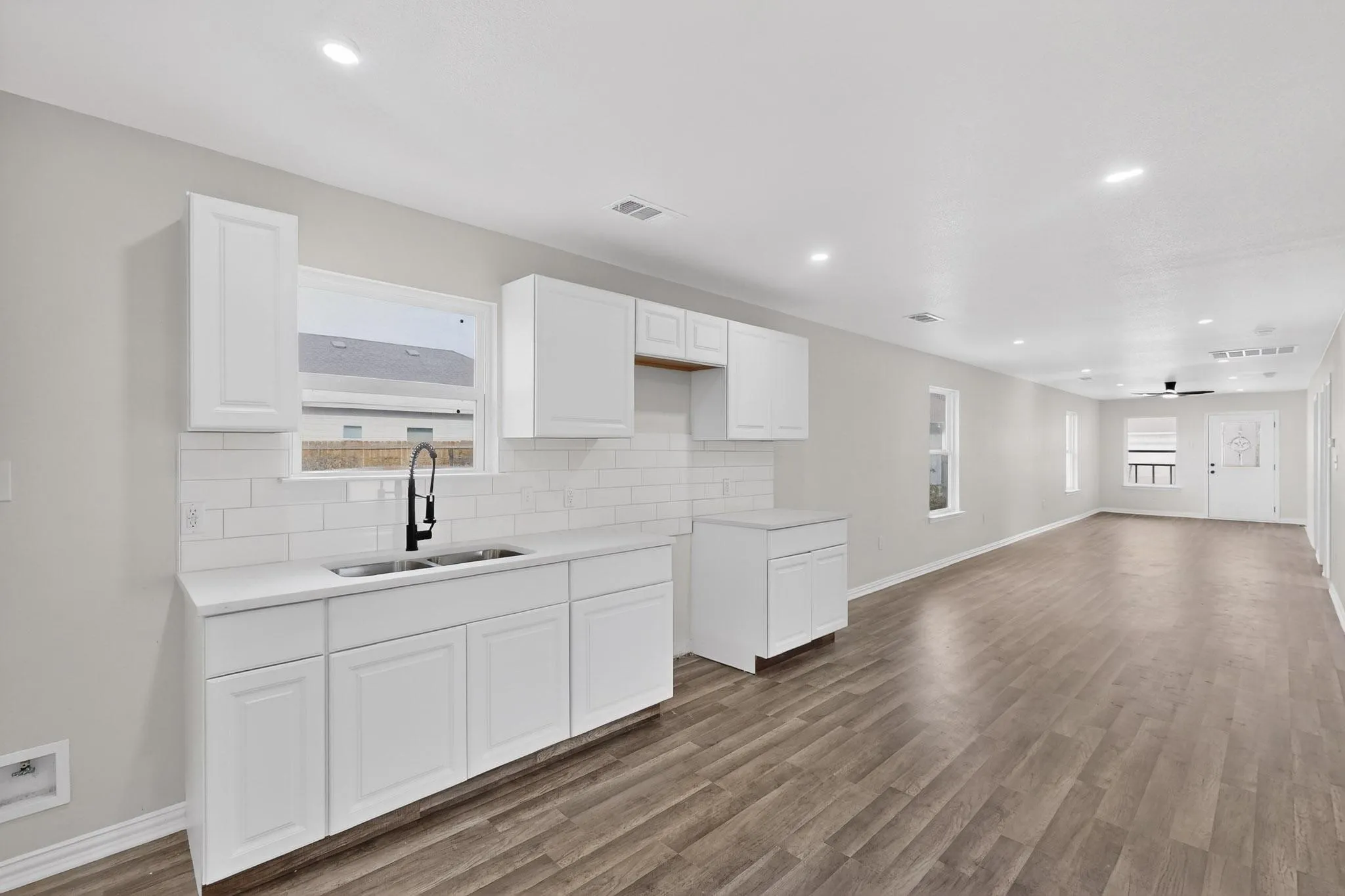 Single Family Residence For Sale in Dallas County , 1541 Caldwell Street, Dallas, Texas 75223, 4 Bedroom, 2 Bathroom, Garage spaces, 1,303 Sqft, built in 2025, mls#21312608, Real Estate Agent in Dallas, Homes For Sale in Dallas county, Homes For Sale in Dallas, Realtor in Dallas Texas, Real Estate Brokerage Independent Realty Texas, Luminita Cordes Realtor