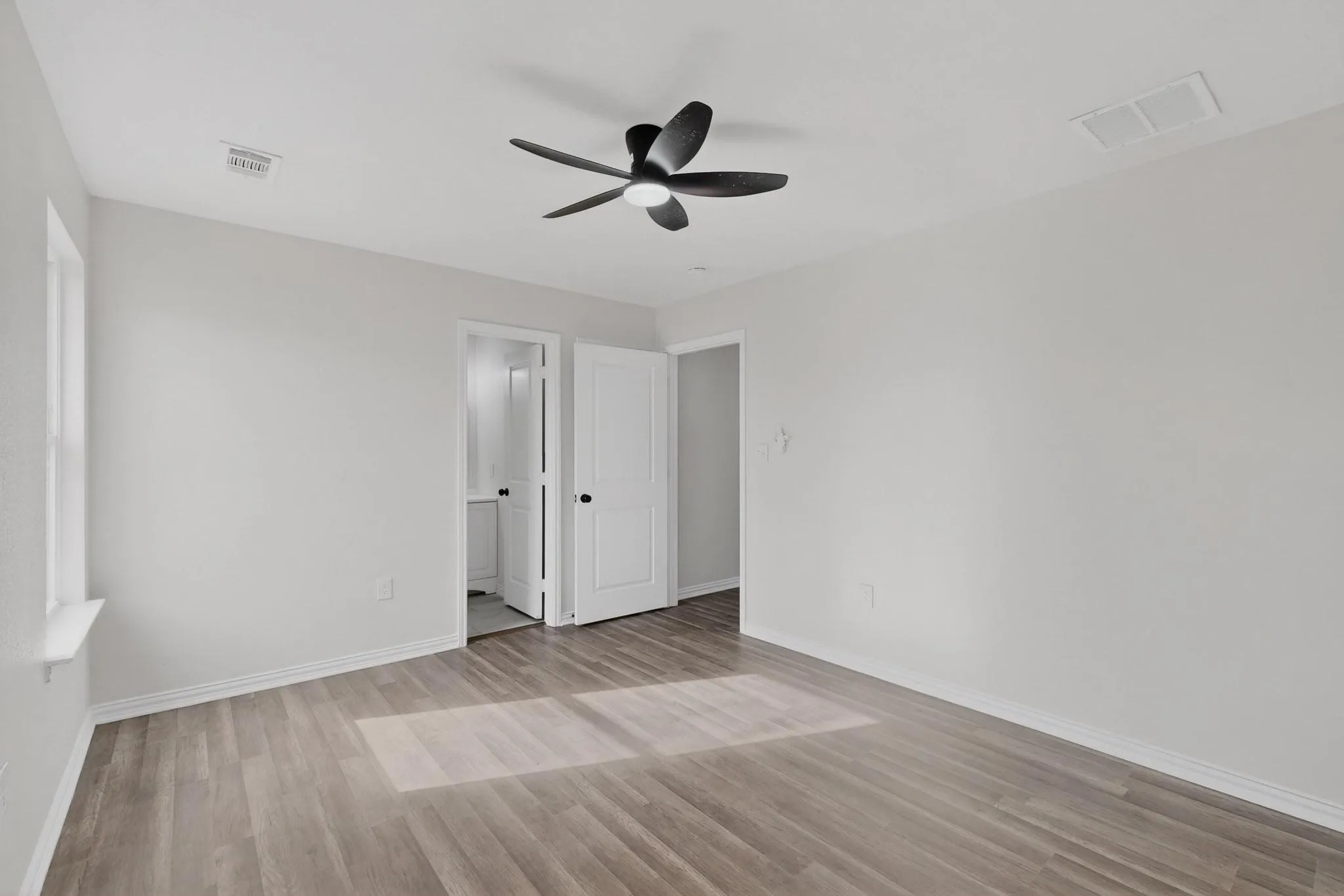 Single Family Residence For Sale in Dallas County , 1541 Caldwell Street, Dallas, Texas 75223, 4 Bedroom, 2 Bathroom, Garage spaces, 1,303 Sqft, built in 2025, mls#21312608, Real Estate Agent in Dallas, Homes For Sale in Dallas county, Homes For Sale in Dallas, Realtor in Dallas Texas, Real Estate Brokerage Independent Realty Texas, Luminita Cordes Realtor