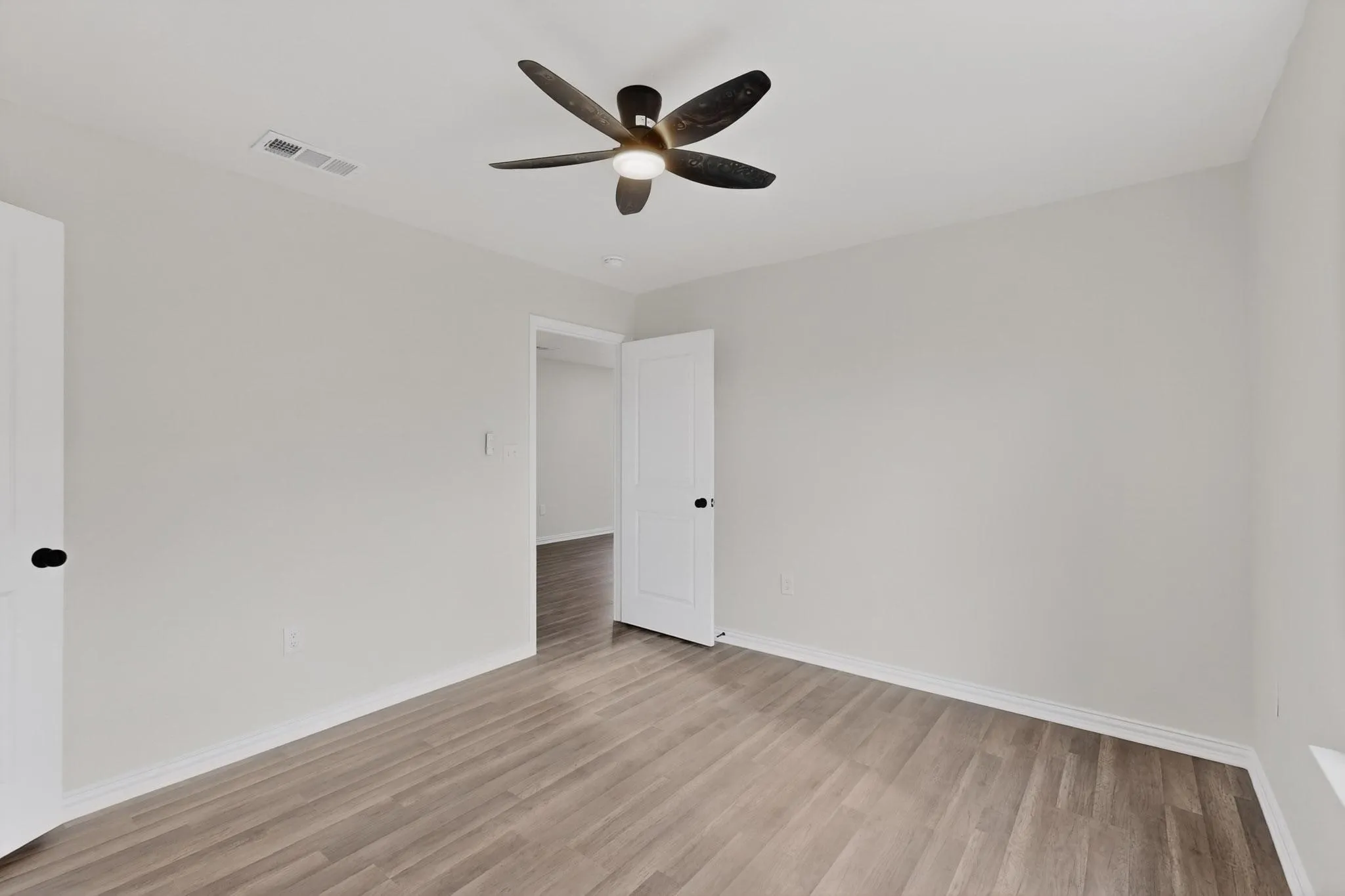 Single Family Residence For Sale in Dallas County , 1541 Caldwell Street, Dallas, Texas 75223, 4 Bedroom, 2 Bathroom, Garage spaces, 1,303 Sqft, built in 2025, mls#21312608, Real Estate Agent in Dallas, Homes For Sale in Dallas county, Homes For Sale in Dallas, Realtor in Dallas Texas, Real Estate Brokerage Independent Realty Texas, Luminita Cordes Realtor