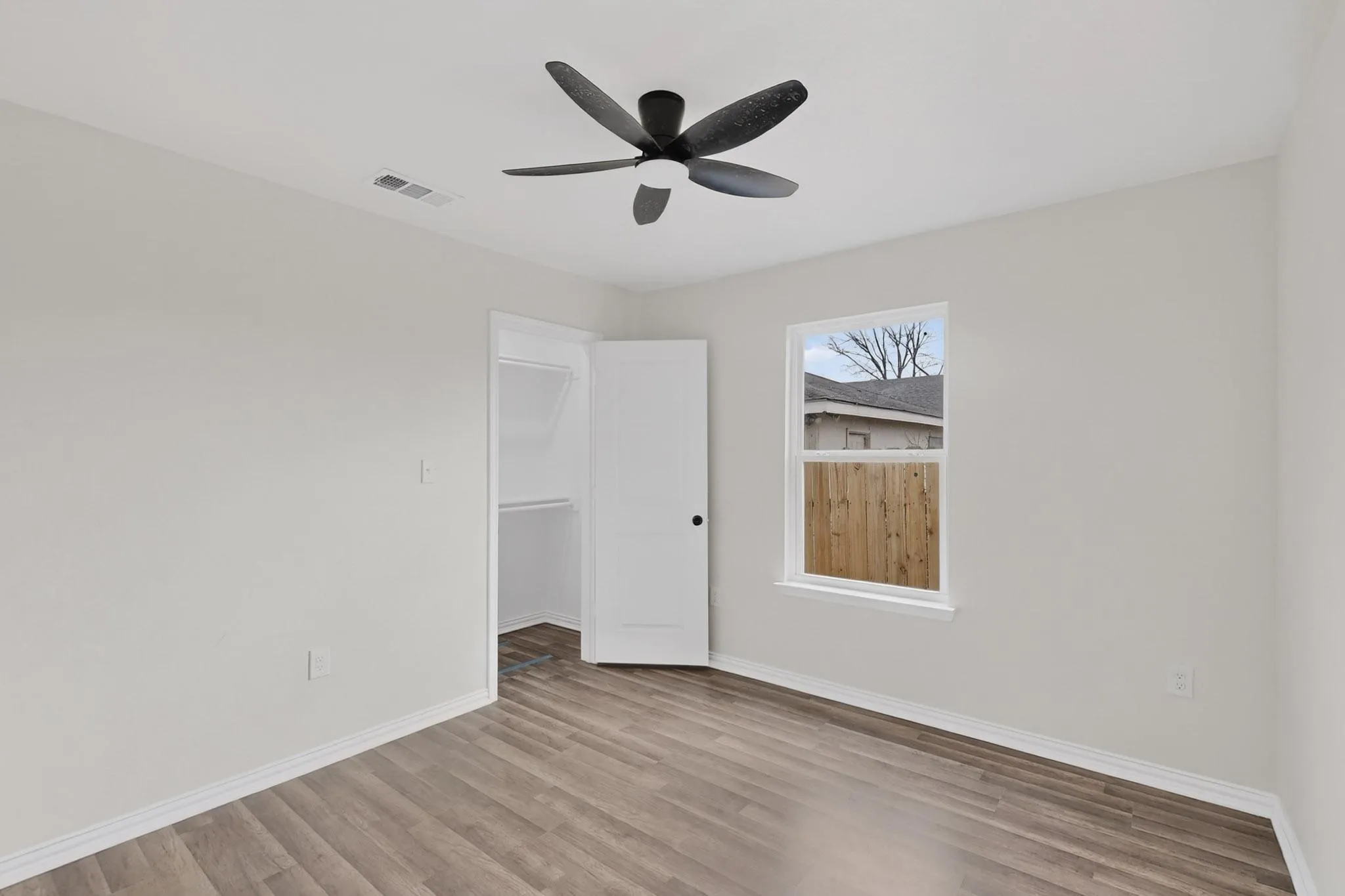 Single Family Residence For Sale in Dallas County , 1541 Caldwell Street, Dallas, Texas 75223, 4 Bedroom, 2 Bathroom, Garage spaces, 1,303 Sqft, built in 2025, mls#21312608, Real Estate Agent in Dallas, Homes For Sale in Dallas county, Homes For Sale in Dallas, Realtor in Dallas Texas, Real Estate Brokerage Independent Realty Texas, Luminita Cordes Realtor