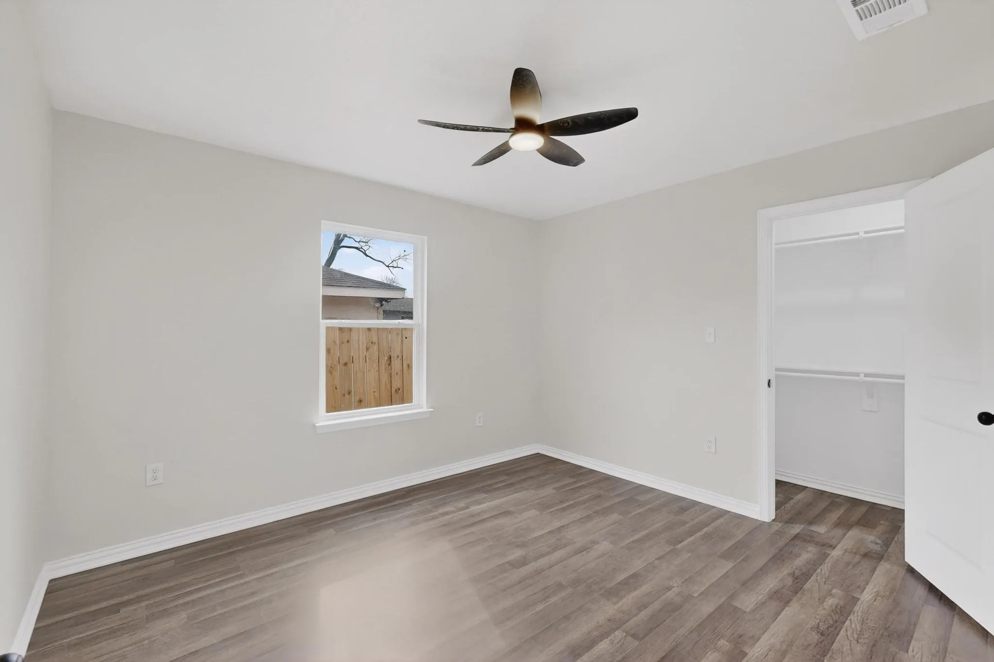 Single Family Residence For Sale in Dallas County , 1541 Caldwell Street, Dallas, Texas 75223, 4 Bedroom, 2 Bathroom, Garage spaces, 1,303 Sqft, built in 2025, mls#21312608, Real Estate Agent in Dallas, Homes For Sale in Dallas county, Homes For Sale in Dallas, Realtor in Dallas Texas, Real Estate Brokerage Independent Realty Texas, Luminita Cordes Realtor