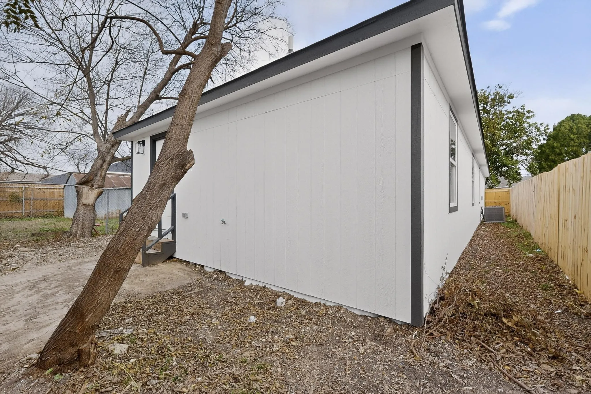 Single Family Residence For Sale in Dallas County , 1541 Caldwell Street, Dallas, Texas 75223, 4 Bedroom, 2 Bathroom, Garage spaces, 1,303 Sqft, built in 2025, mls#21312608, Real Estate Agent in Dallas, Homes For Sale in Dallas county, Homes For Sale in Dallas, Realtor in Dallas Texas, Real Estate Brokerage Independent Realty Texas, Luminita Cordes Realtor