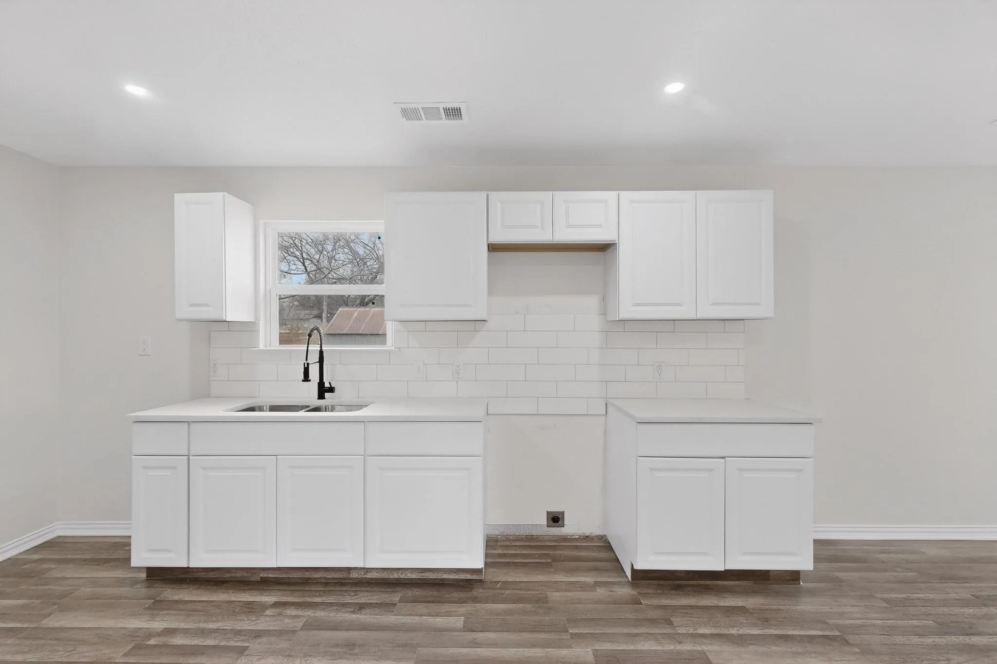 Single Family Residence For Sale in Dallas County , 1541 Caldwell Street, Dallas, Texas 75223, 4 Bedroom, 2 Bathroom, Garage spaces, 1,303 Sqft, built in 2025, mls#21312608, Real Estate Agent in Dallas, Homes For Sale in Dallas county, Homes For Sale in Dallas, Realtor in Dallas Texas, Real Estate Brokerage Independent Realty Texas, Luminita Cordes Realtor