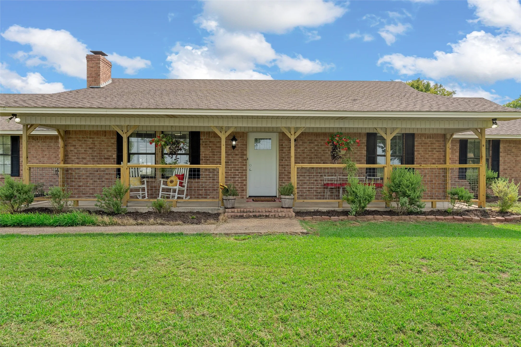 Single Family Residence For Sale in Mc Lennan County , 4381 County Line Parkway, Mart, Texas 76664, 3 Bedroom, 2 Bathroom, 2 Garage spaces, 1,902 Sqft, built in 1992, mls#21310395, Real Estate Agent in Mart, Homes For Sale in Mc Lennan county, Homes For Sale in Mart, Realtor in Mart Texas, Real Estate Brokerage Independent Realty Texas, Luminita Cordes Realtor