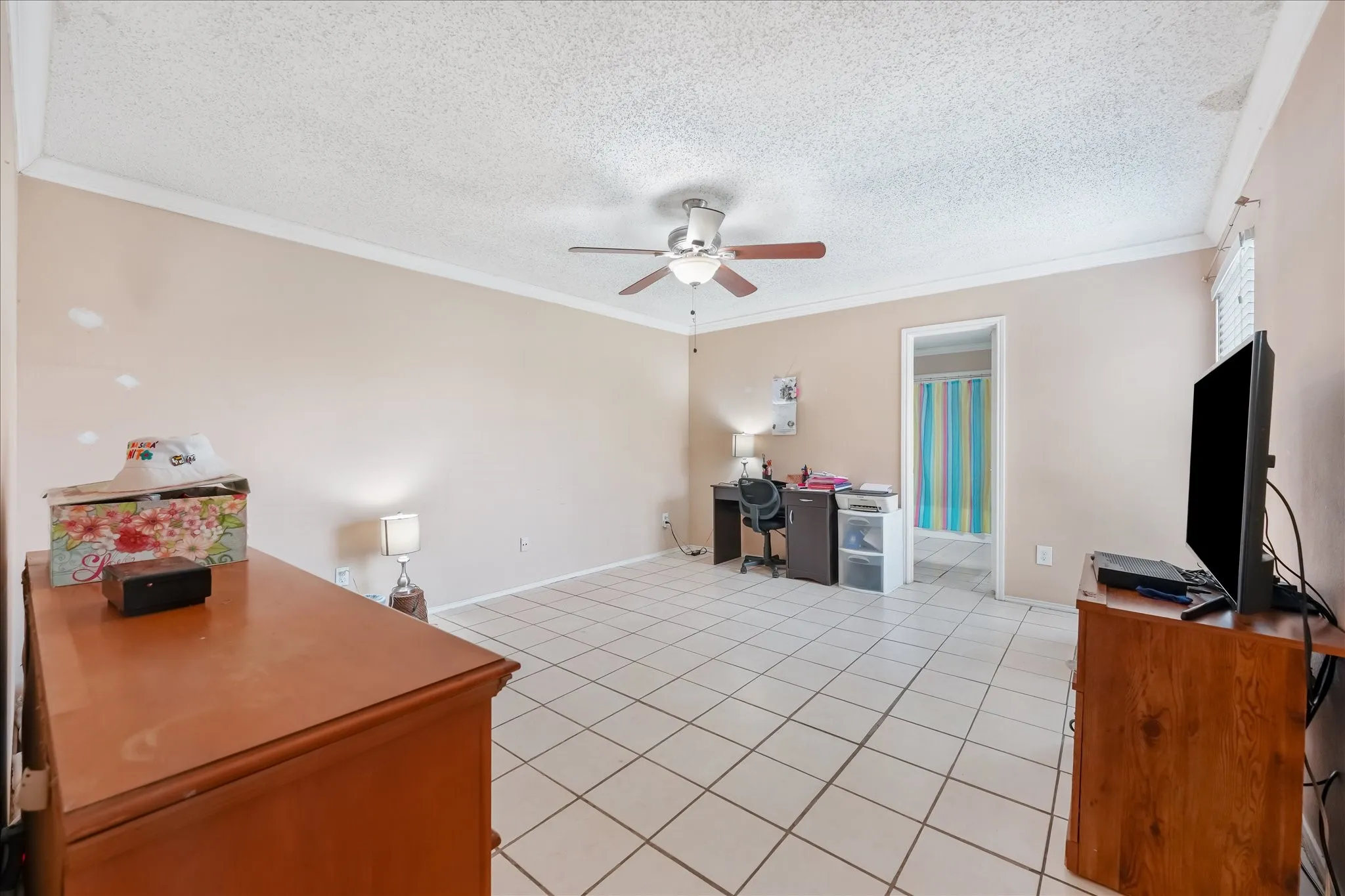 Single Family Residence For Sale in Dallas County , 3030 Meadow Creek Court, Grand Prairie, Texas 75052, 3 Bedroom, 2 Bathroom, 2 Garage spaces, 1,451 Sqft, built in 1983, mls#21312614, Real Estate Agent in Grand Prairie, Homes For Sale in Dallas county, Homes For Sale in Grand Prairie, Realtor in Grand Prairie Texas, Real Estate Brokerage Independent Realty Texas, Luminita Cordes Realtor