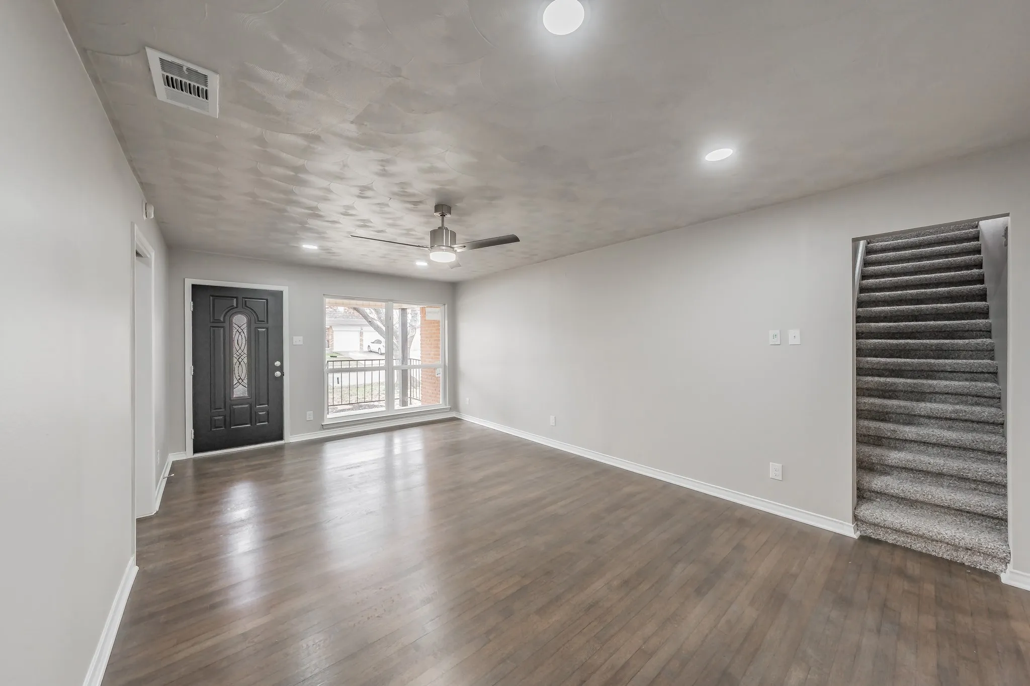 Single Family Residence For Sale in Dallas County , 4518 Live Oak Drive, Mesquite, Texas 75150, 3 Bedroom, 2 Bathroom, 2 Garage spaces, 1,732 Sqft, built in 1961, mls#21312504, Real Estate Agent in Mesquite, Homes For Sale in Dallas county, Homes For Sale in Mesquite, Realtor in Mesquite Texas, Real Estate Brokerage Independent Realty Texas, Luminita Cordes Realtor