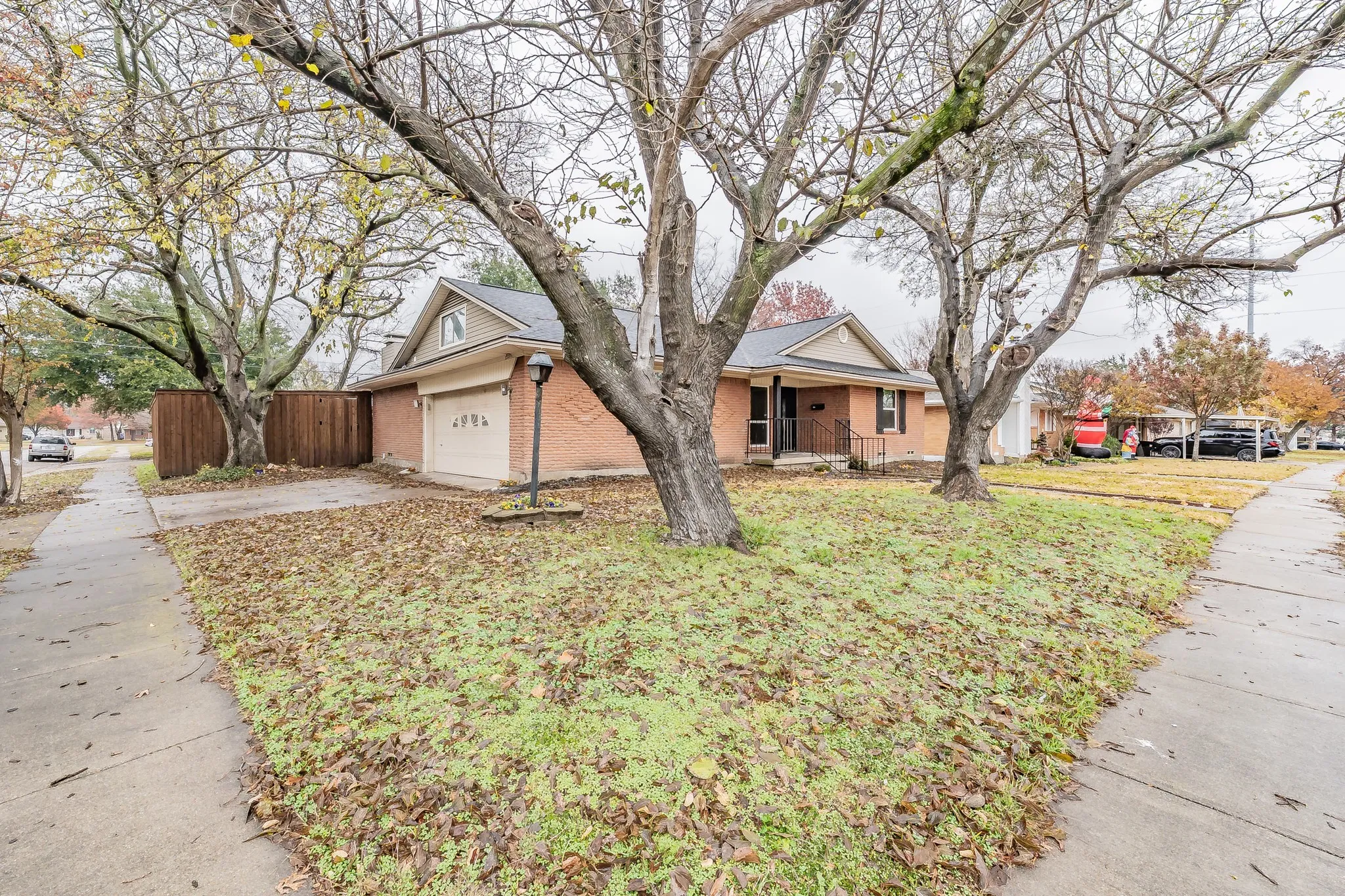 Single Family Residence For Sale in Dallas County , 4518 Live Oak Drive, Mesquite, Texas 75150, 3 Bedroom, 2 Bathroom, 2 Garage spaces, 1,732 Sqft, built in 1961, mls#21312504, Real Estate Agent in Mesquite, Homes For Sale in Dallas county, Homes For Sale in Mesquite, Realtor in Mesquite Texas, Real Estate Brokerage Independent Realty Texas, Luminita Cordes Realtor