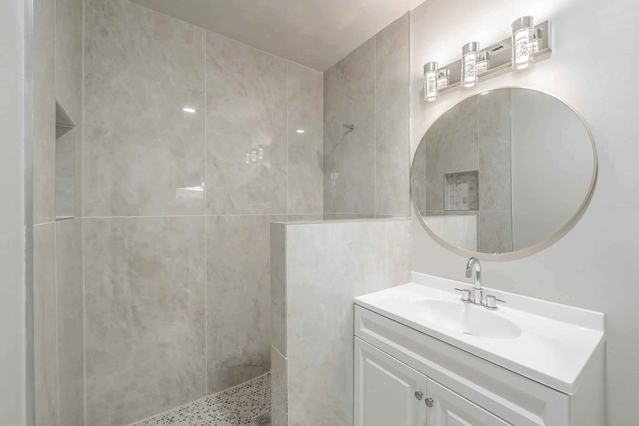 Single Family Residence For Sale in Dallas County , 4518 Live Oak Drive, Mesquite, Texas 75150, 3 Bedroom, 2 Bathroom, 2 Garage spaces, 1,732 Sqft, built in 1961, mls#21312504, Real Estate Agent in Mesquite, Homes For Sale in Dallas county, Homes For Sale in Mesquite, Realtor in Mesquite Texas, Real Estate Brokerage Independent Realty Texas, Luminita Cordes Realtor
