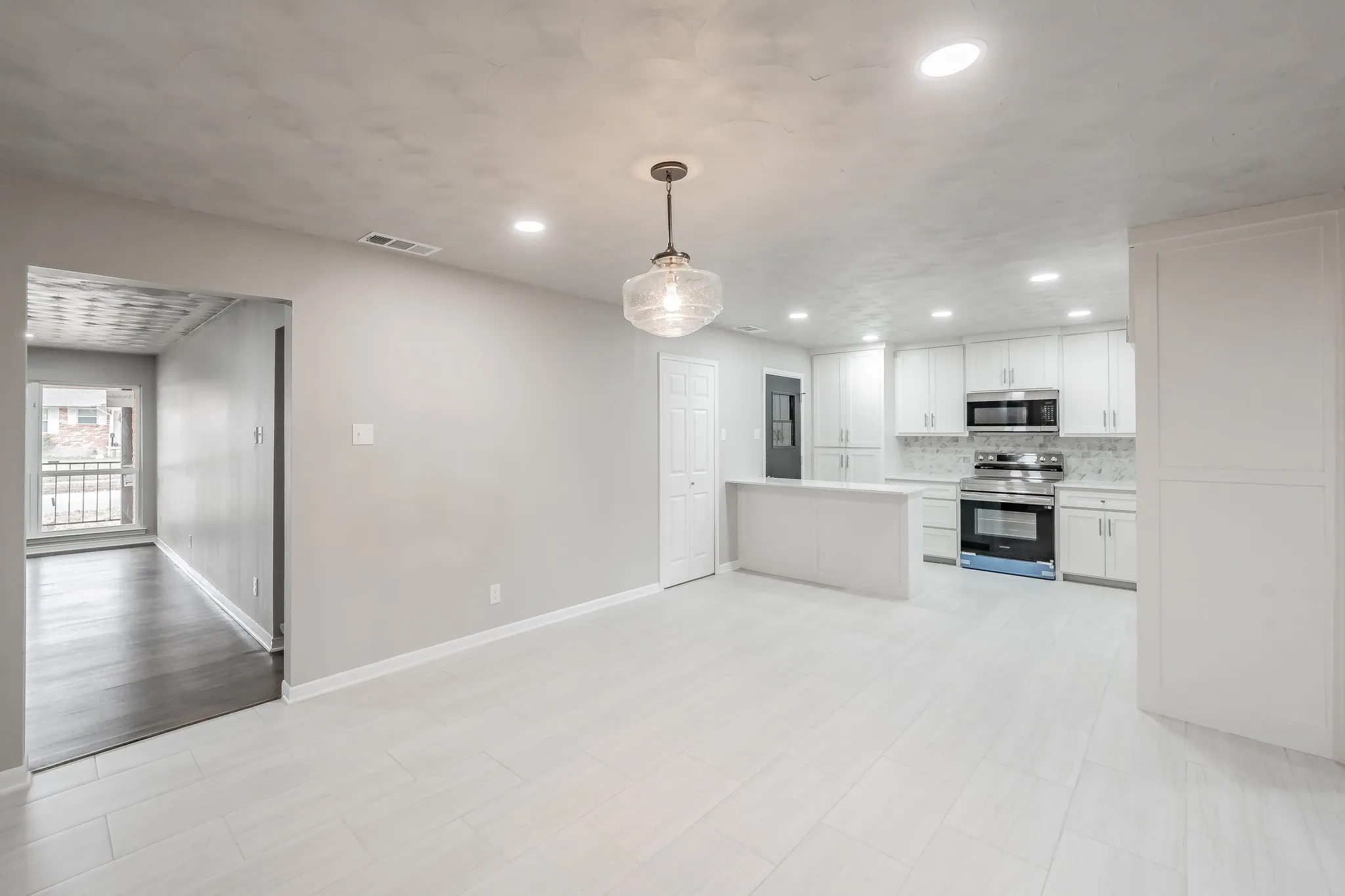 Single Family Residence For Sale in Dallas County , 4518 Live Oak Drive, Mesquite, Texas 75150, 3 Bedroom, 2 Bathroom, 2 Garage spaces, 1,732 Sqft, built in 1961, mls#21312504, Real Estate Agent in Mesquite, Homes For Sale in Dallas county, Homes For Sale in Mesquite, Realtor in Mesquite Texas, Real Estate Brokerage Independent Realty Texas, Luminita Cordes Realtor