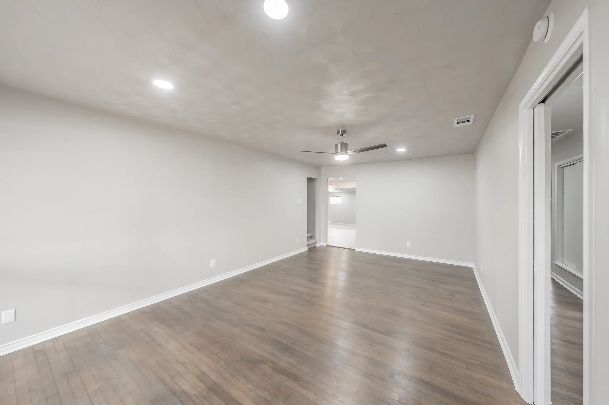 Single Family Residence For Sale in Dallas County , 4518 Live Oak Drive, Mesquite, Texas 75150, 3 Bedroom, 2 Bathroom, 2 Garage spaces, 1,732 Sqft, built in 1961, mls#21312504, Real Estate Agent in Mesquite, Homes For Sale in Dallas county, Homes For Sale in Mesquite, Realtor in Mesquite Texas, Real Estate Brokerage Independent Realty Texas, Luminita Cordes Realtor