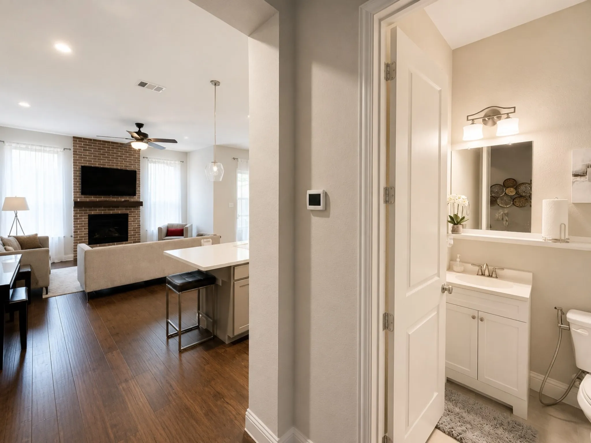 Townhouse For Rent in Collin County , 8235 Snapdragon Way, Dallas, Texas 75252, 3 Bedroom, 3 Bathroom, 2 Garage spaces, 1,921 Sqft, built in 2018, mls#21312574, Real Estate Agent in Dallas, Homes For Rent in Collin county, Homes For Rent in Dallas, Realtor in Dallas Texas, Real Estate Brokerage Independent Realty Texas, Luminita Cordes Realtor
