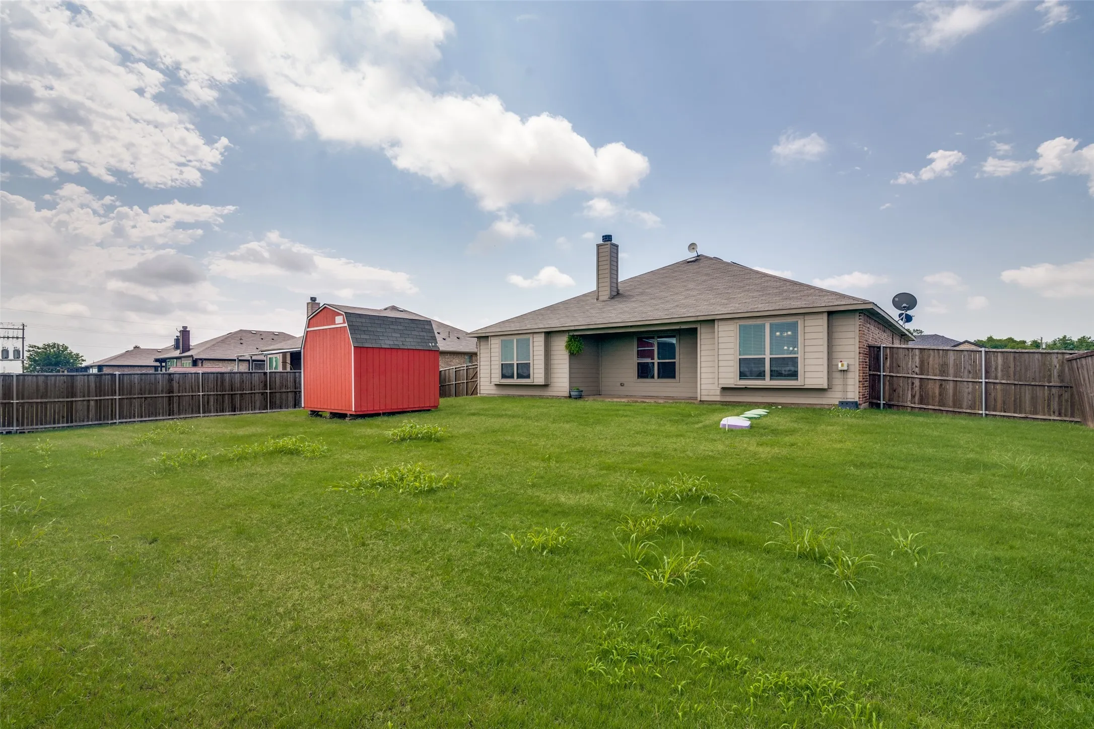 Single Family Residence For Sale in Collin County , 465 Collin Street, Nevada, Texas 75173, 3 Bedroom, 2 Bathroom, 2 Garage spaces, 1,881 Sqft, built in 2018, mls#21312630, Real Estate Agent in Nevada, Homes For Sale in Collin county, Homes For Sale in Nevada, Realtor in Nevada Texas, Real Estate Brokerage Independent Realty Texas, Luminita Cordes Realtor