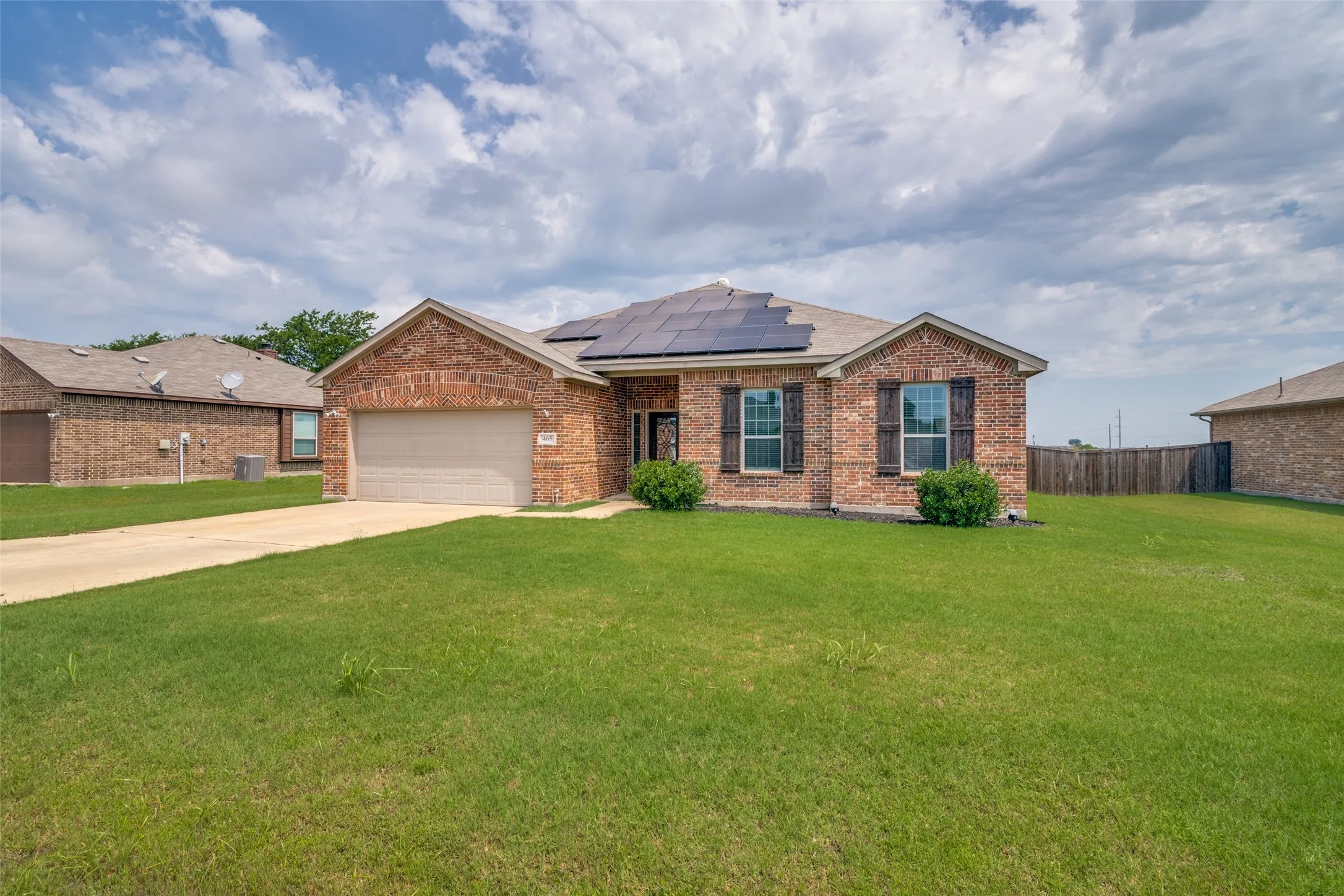 Single Family Residence For Sale in Collin County , 465 Collin Street, Nevada, Texas 75173, 3 Bedroom, 2 Bathroom, 2 Garage spaces, 1,881 Sqft, built in 2018, mls#21312630, Real Estate Agent in Nevada, Homes For Sale in Collin county, Homes For Sale in Nevada, Realtor in Nevada Texas, Real Estate Brokerage Independent Realty Texas, Luminita Cordes Realtor