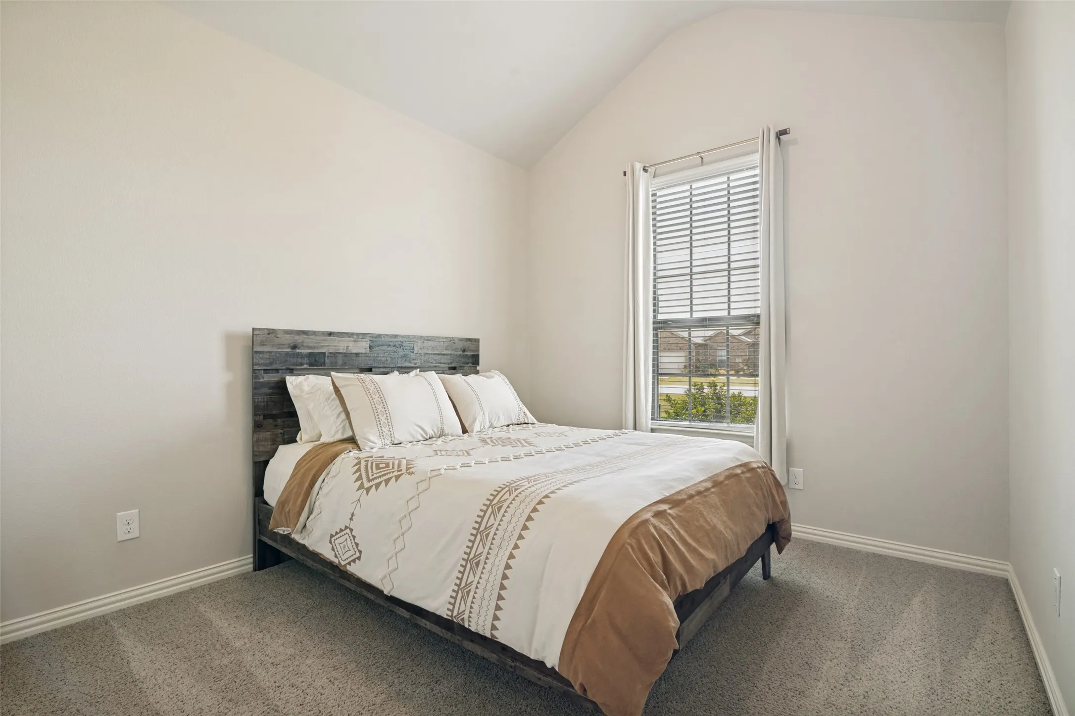 Single Family Residence For Sale in Collin County , 465 Collin Street, Nevada, Texas 75173, 3 Bedroom, 2 Bathroom, 2 Garage spaces, 1,881 Sqft, built in 2018, mls#21312630, Real Estate Agent in Nevada, Homes For Sale in Collin county, Homes For Sale in Nevada, Realtor in Nevada Texas, Real Estate Brokerage Independent Realty Texas, Luminita Cordes Realtor