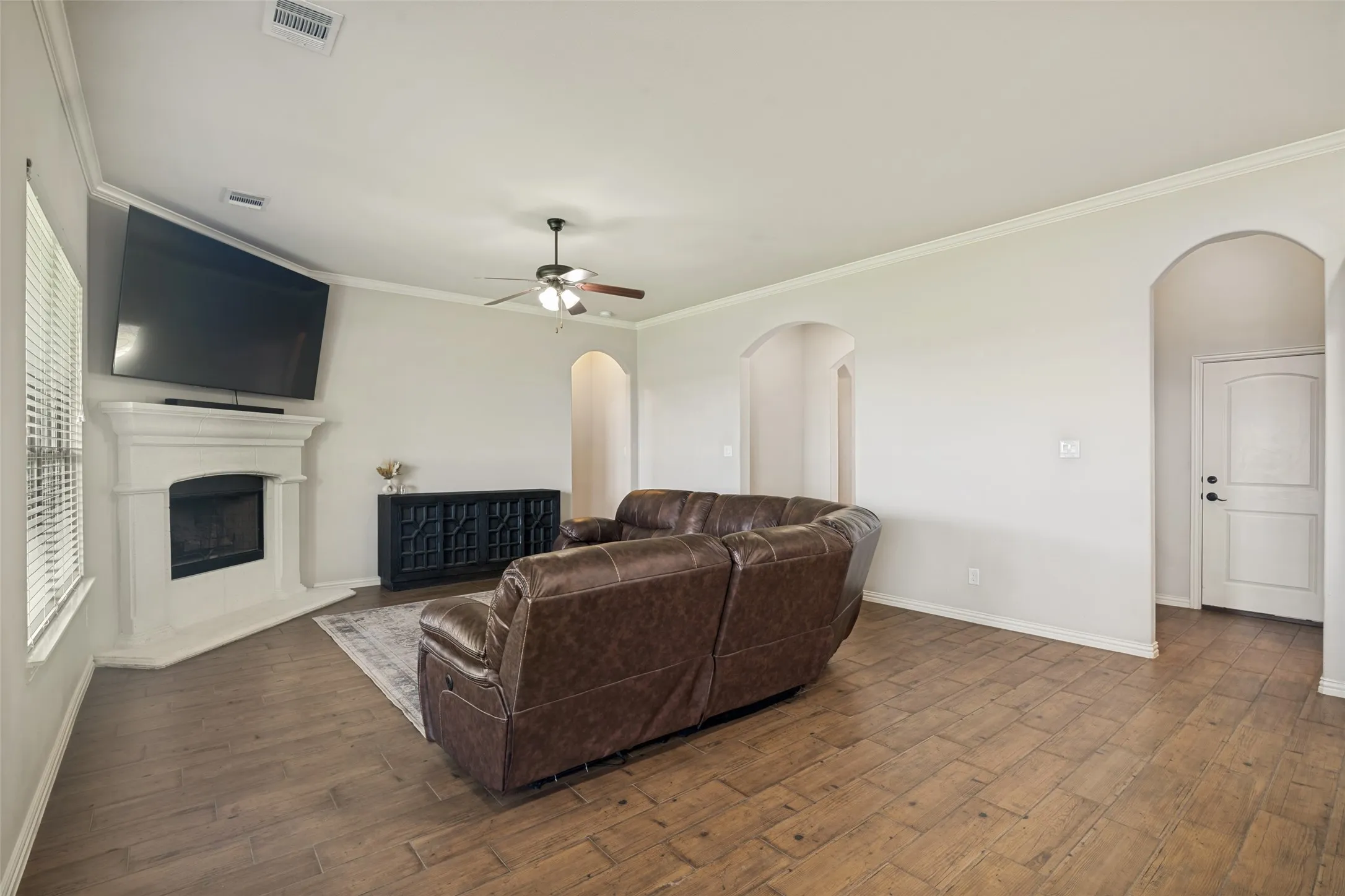 Single Family Residence For Sale in Collin County , 465 Collin Street, Nevada, Texas 75173, 3 Bedroom, 2 Bathroom, 2 Garage spaces, 1,881 Sqft, built in 2018, mls#21312630, Real Estate Agent in Nevada, Homes For Sale in Collin county, Homes For Sale in Nevada, Realtor in Nevada Texas, Real Estate Brokerage Independent Realty Texas, Luminita Cordes Realtor