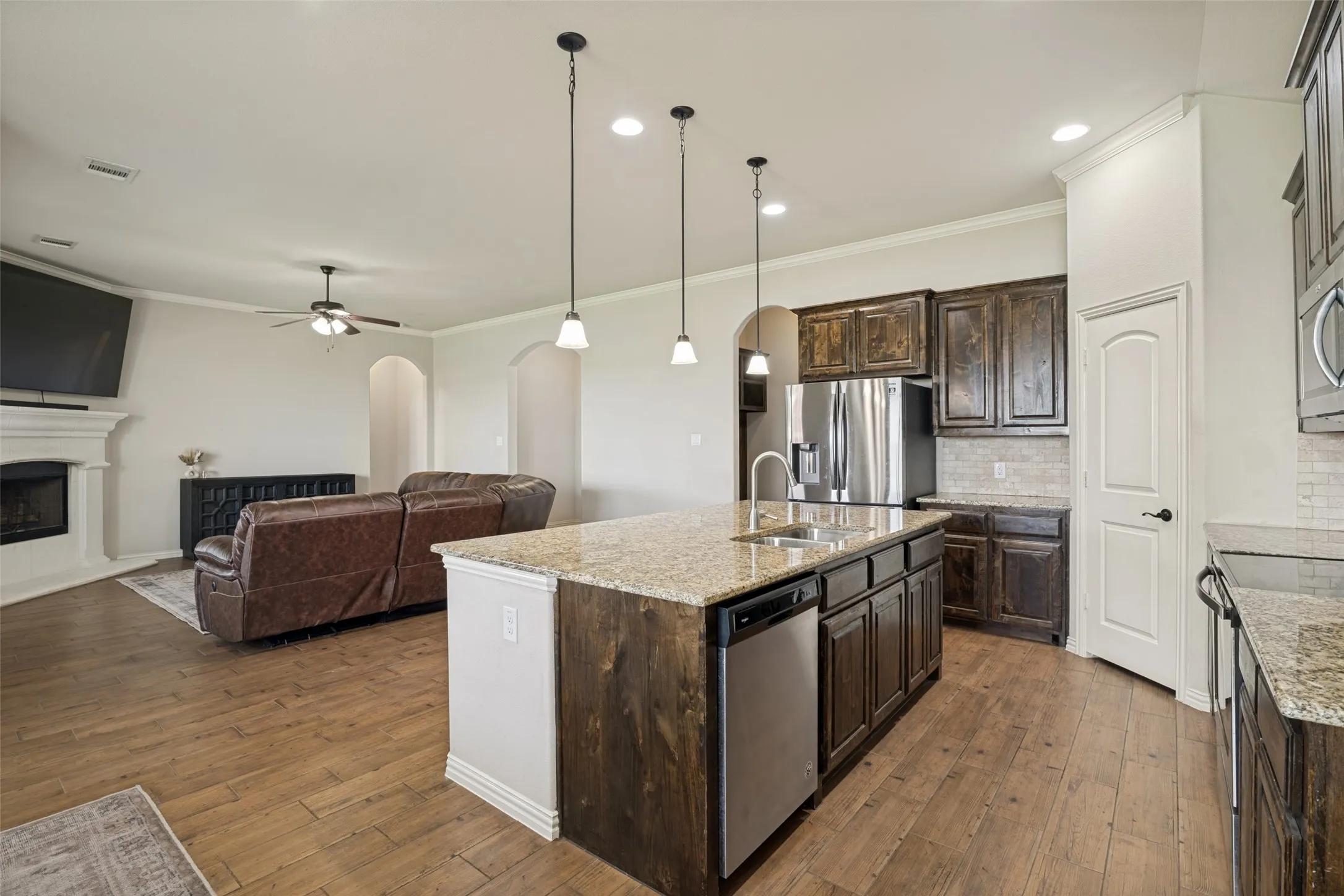 Single Family Residence For Sale in Collin County , 465 Collin Street, Nevada, Texas 75173, 3 Bedroom, 2 Bathroom, 2 Garage spaces, 1,881 Sqft, built in 2018, mls#21312630, Real Estate Agent in Nevada, Homes For Sale in Collin county, Homes For Sale in Nevada, Realtor in Nevada Texas, Real Estate Brokerage Independent Realty Texas, Luminita Cordes Realtor