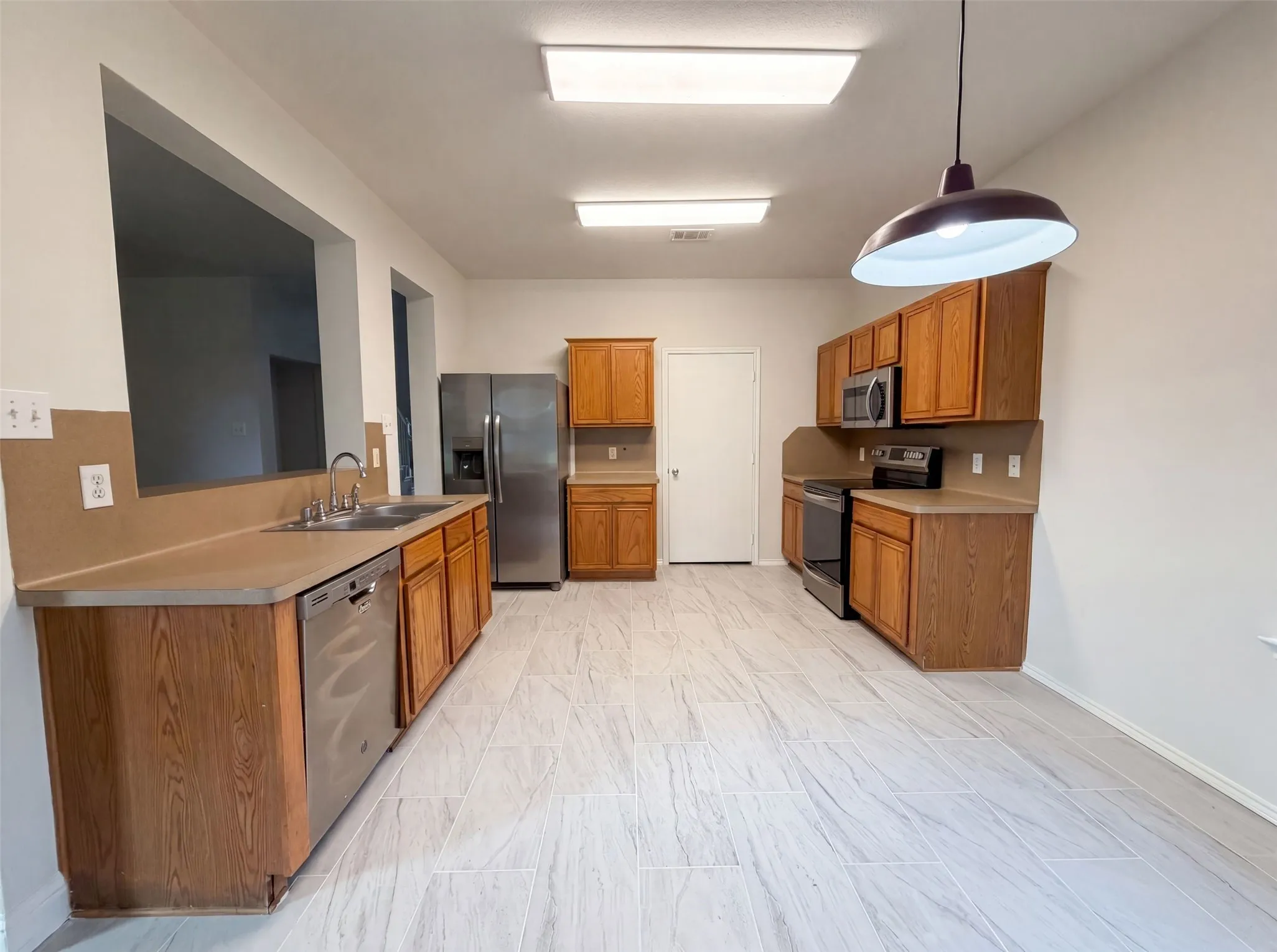 Single Family Residence For Sale in Collin County , 2014 Tanur Cascade Drive, Anna, Texas 75409, 4 Bedroom, 3 Bathroom, 2 Garage spaces, 2,709 Sqft, built in 2003, mls#21312646, Real Estate Agent in Anna, Homes For Sale in Collin county, Homes For Sale in Anna, Realtor in Anna Texas, Real Estate Brokerage Independent Realty Texas, Luminita Cordes Realtor